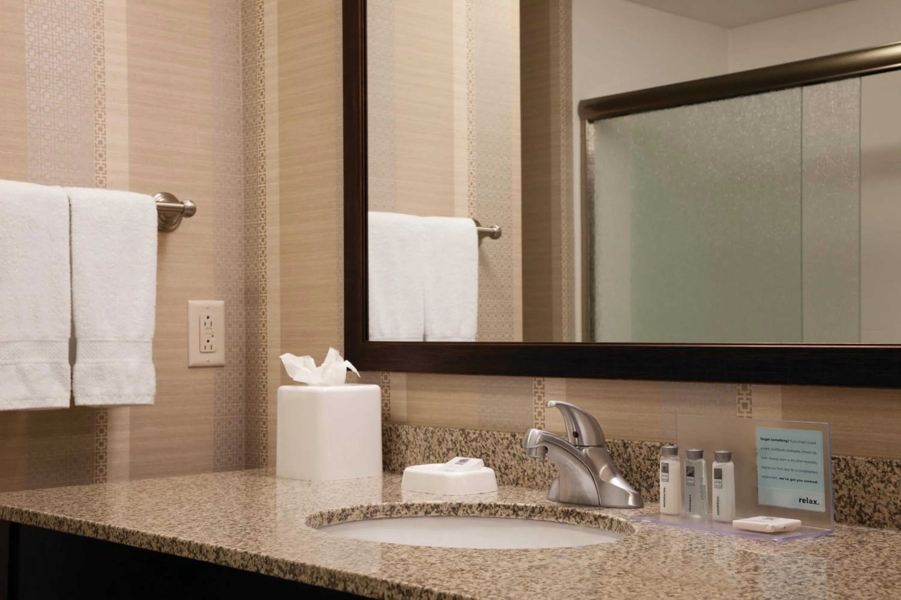 Shower in Hampton Inn & Suites Madison Downtown