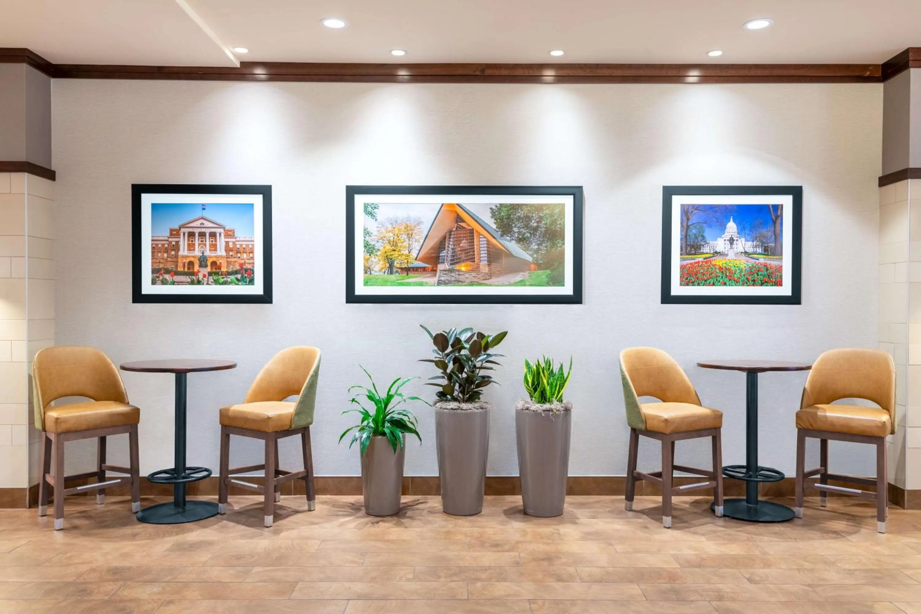 Lobby or reception in Hampton Inn & Suites Madison Downtown