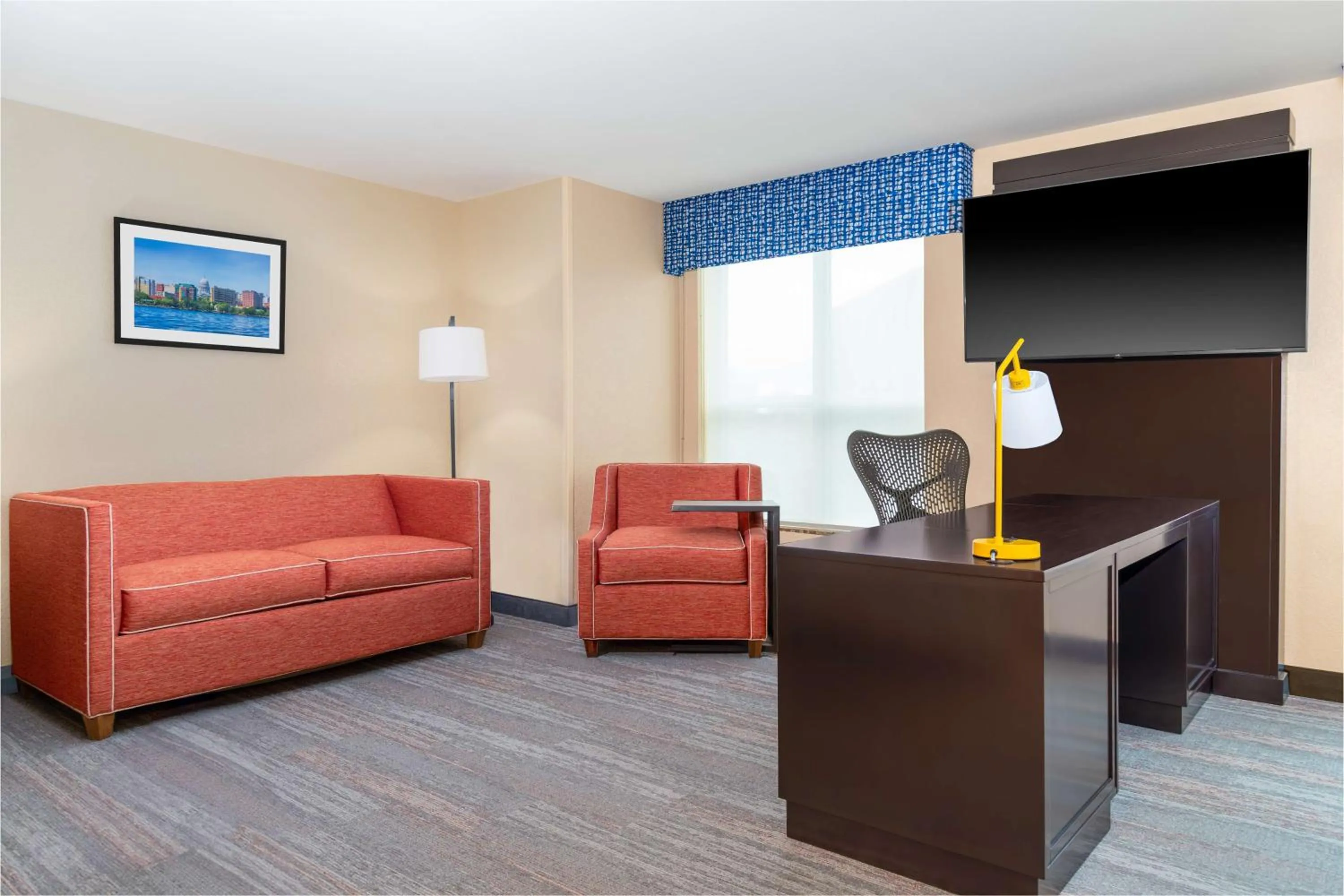 Bedroom in Hampton Inn & Suites Madison Downtown