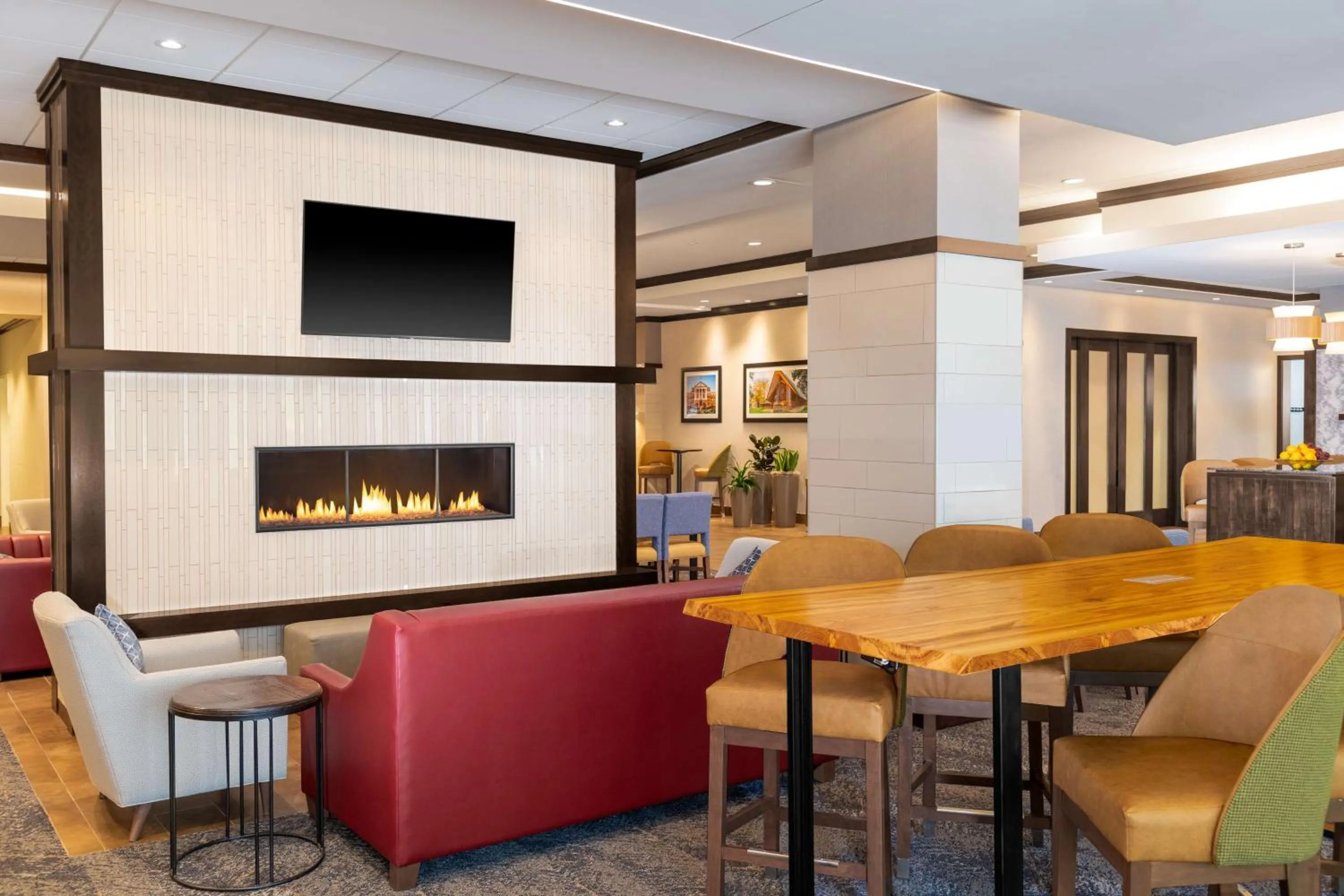 Lobby or reception in Hampton Inn & Suites Madison Downtown