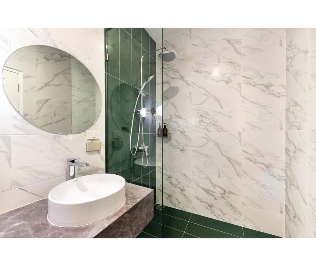 Bathroom in Nine River Hotel