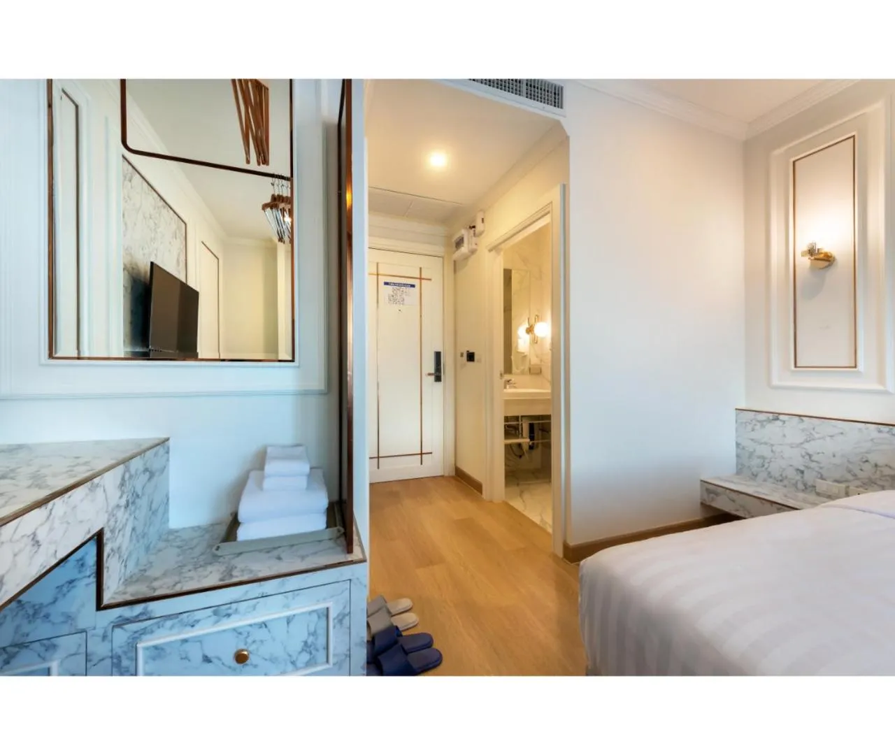 Bedroom, Bed in Nine River Hotel