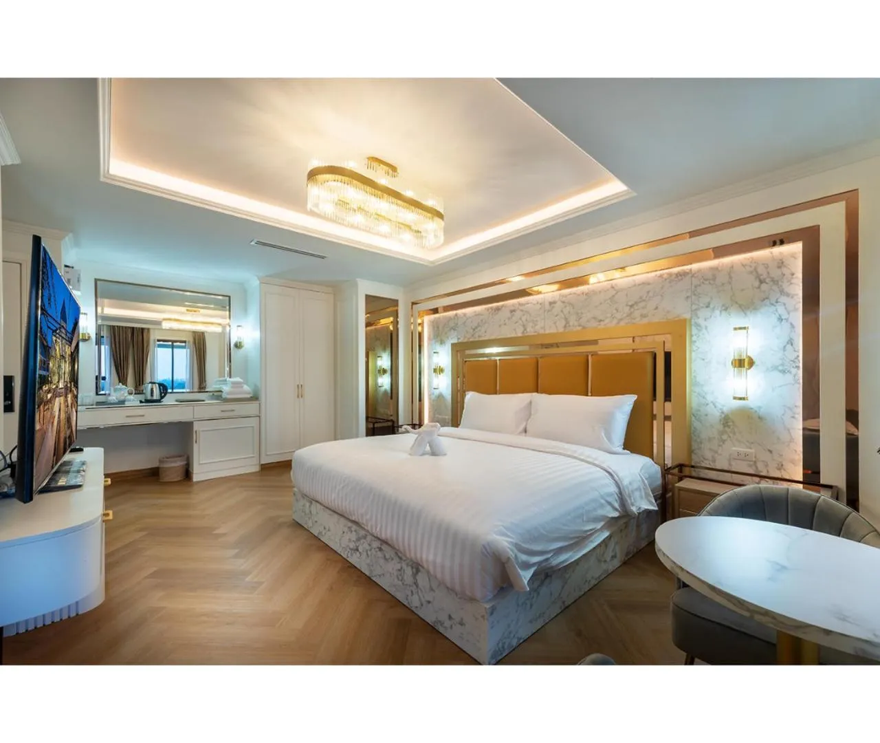 Bed in Nine River Hotel