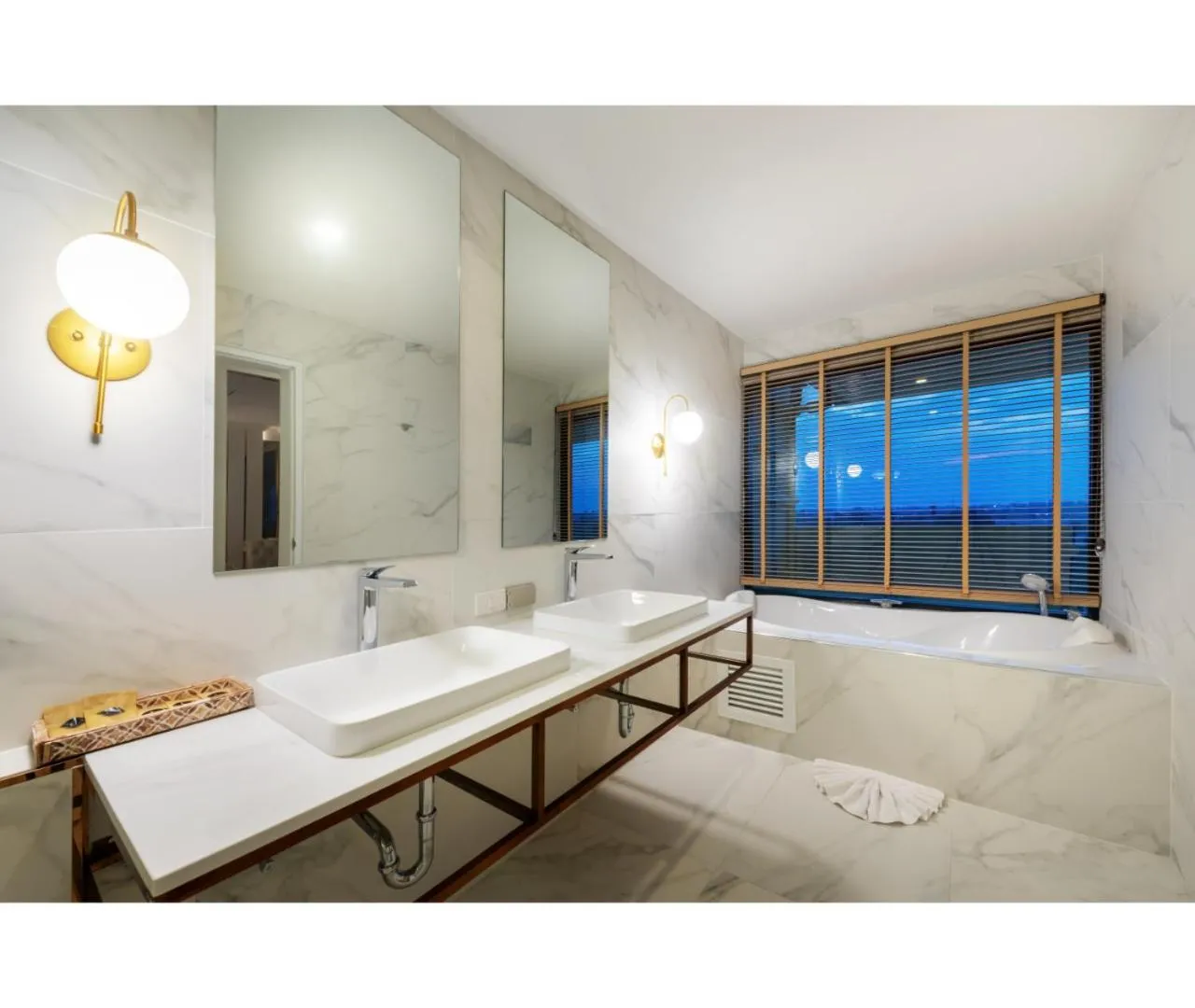 Bathroom in Nine River Hotel