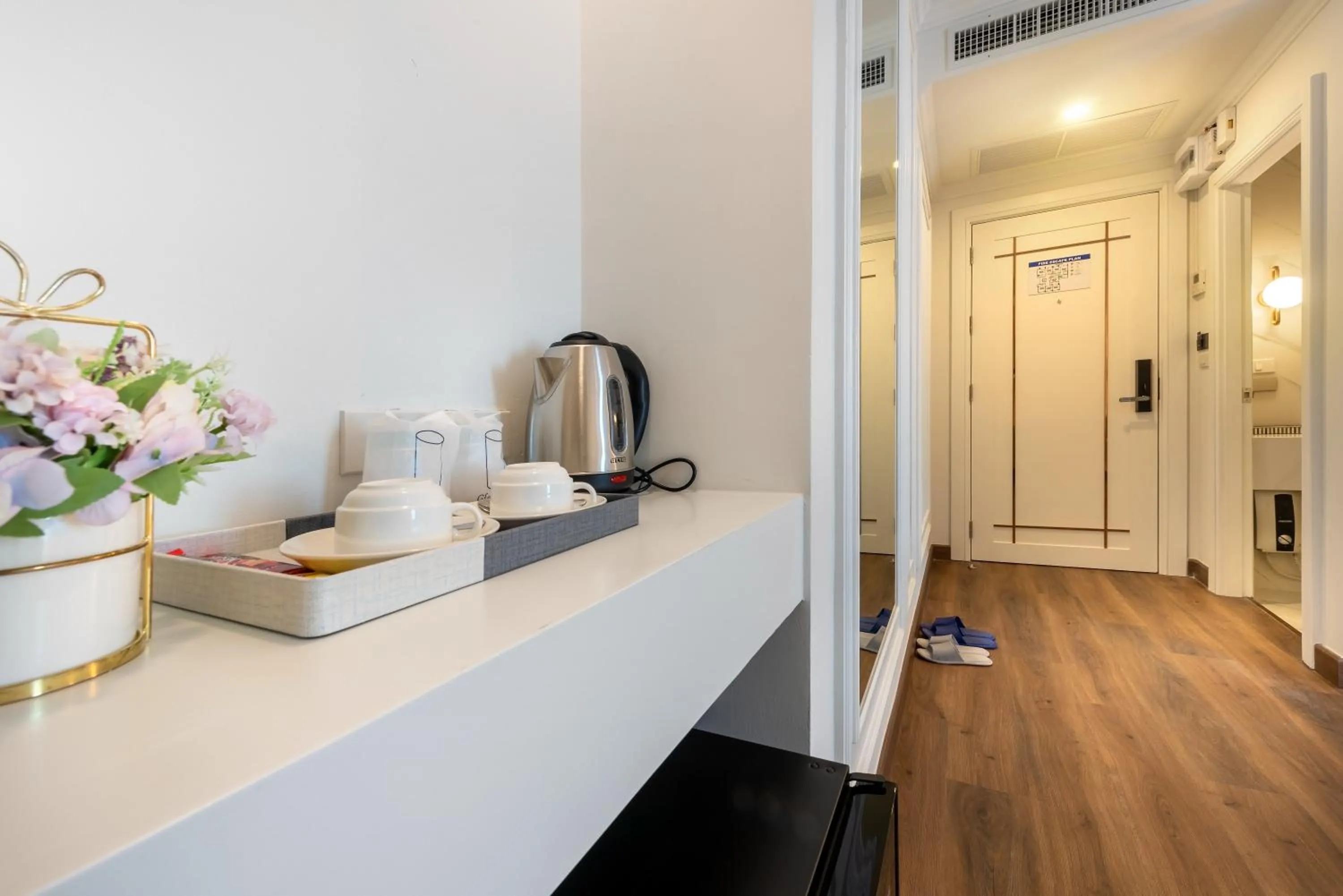 Coffee/tea facilities in Nine River Hotel