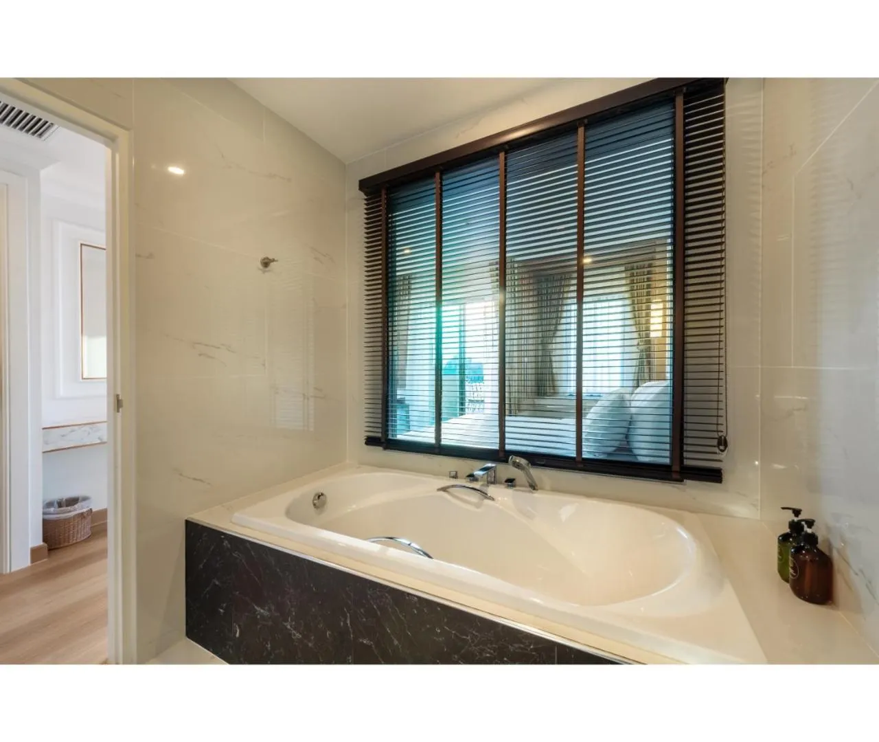 Bath in Nine River Hotel