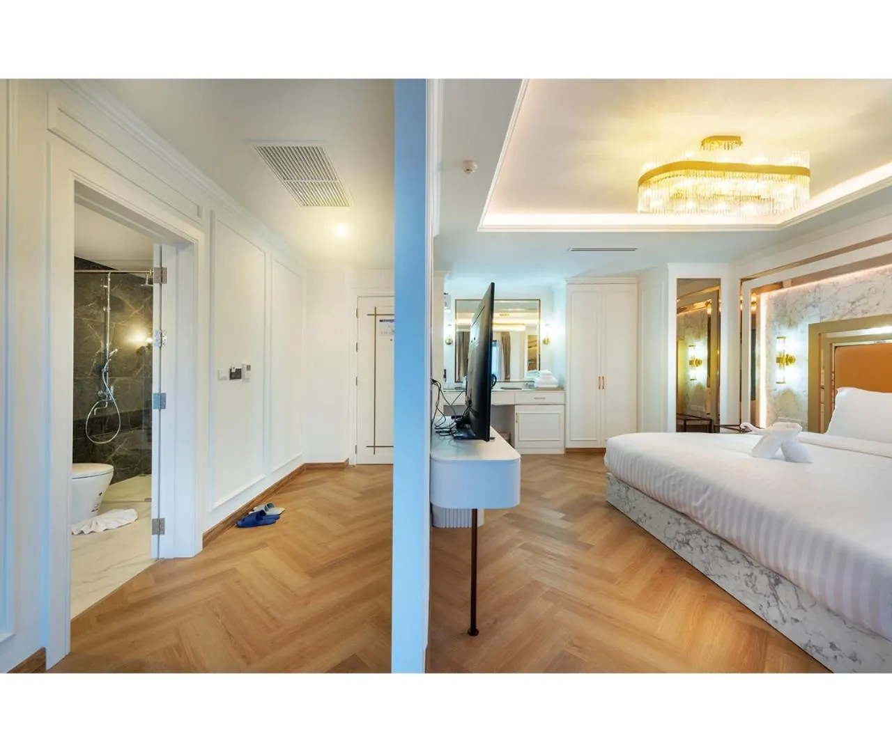 Bedroom, Bed in Nine River Hotel