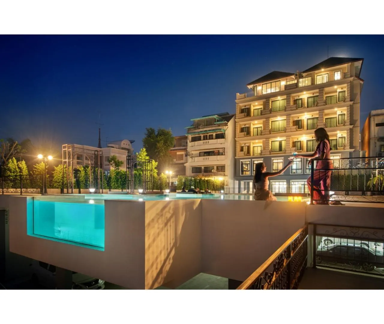 Swimming pool in Nine River Hotel