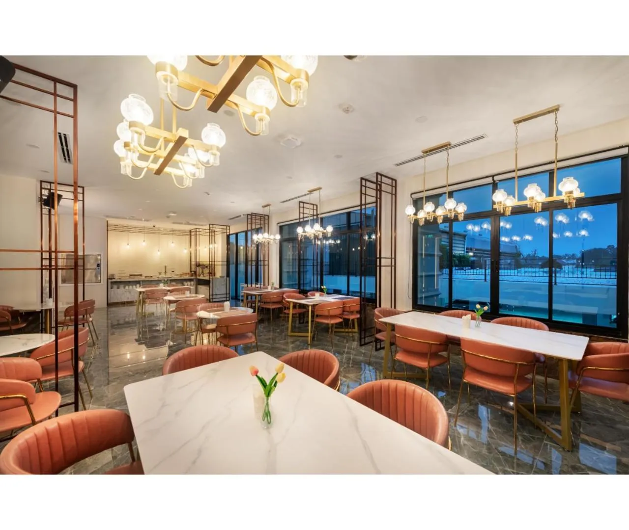 Restaurant/places to eat in Nine River Hotel