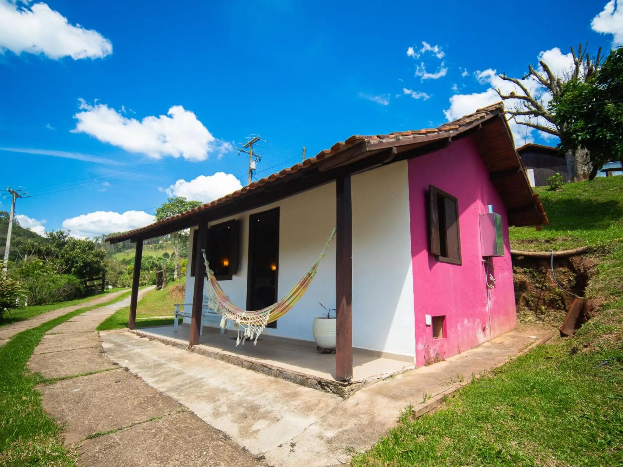 Chalé Deluxe com Varanda e Hidromassagem in Pousada Natureza da Terra