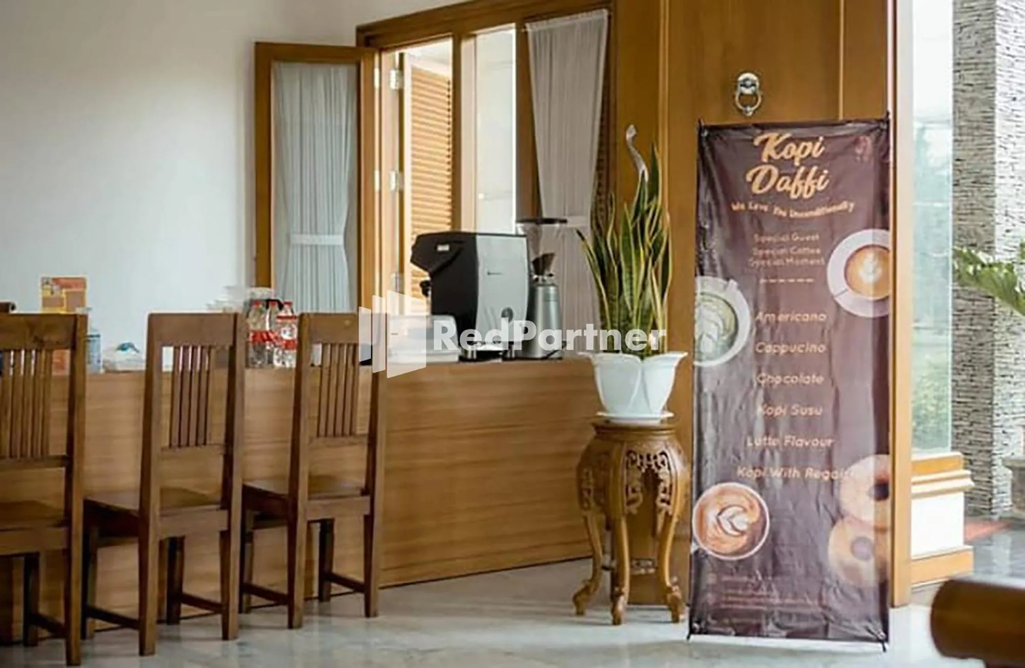 Property building in RedDoorz at Daffi Araya