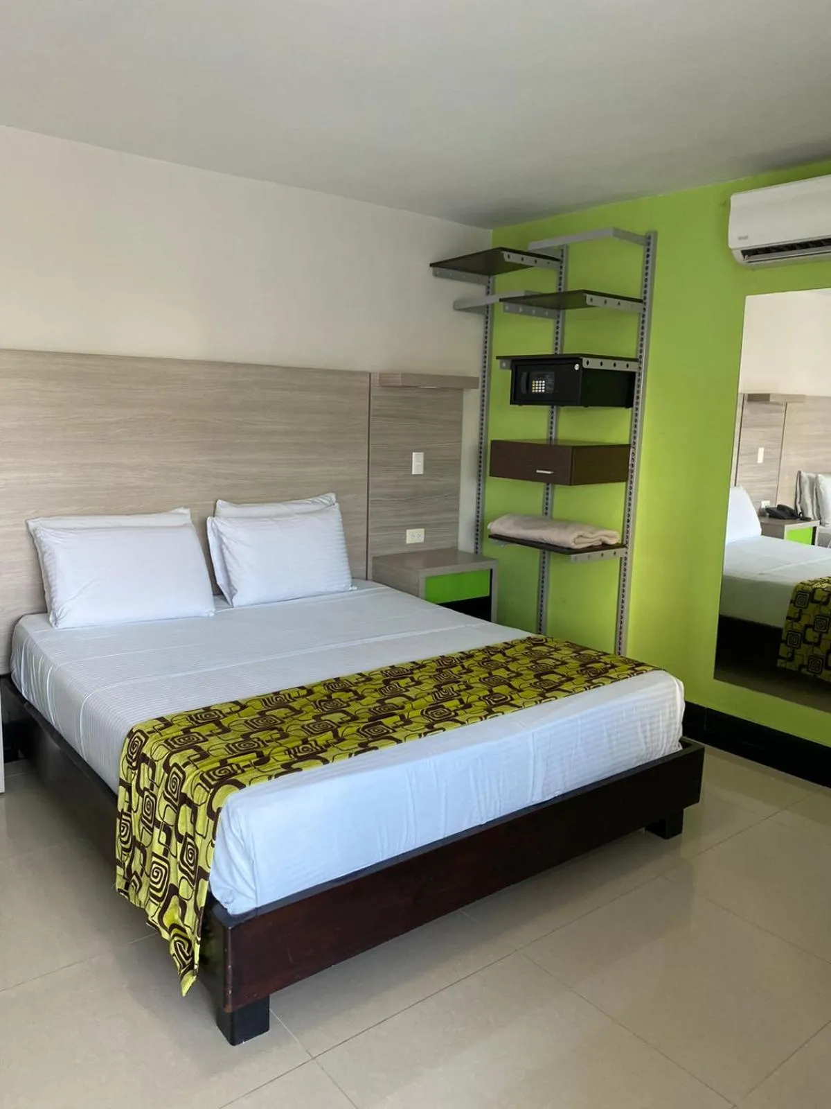 Photo of the whole room, Bed in Hotel Genova Prado