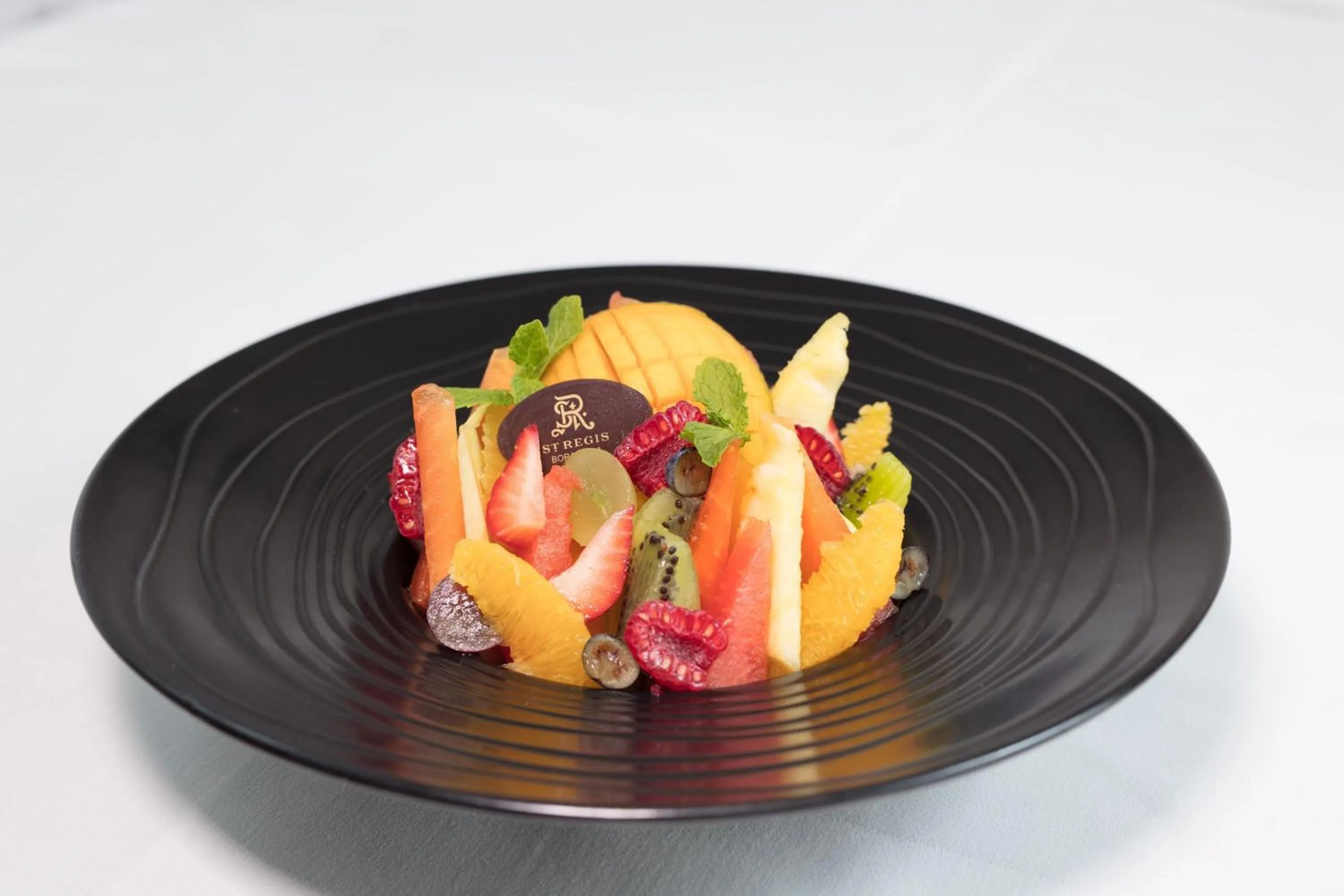 Lounge or bar in The St. Regis Bora Bora Resort