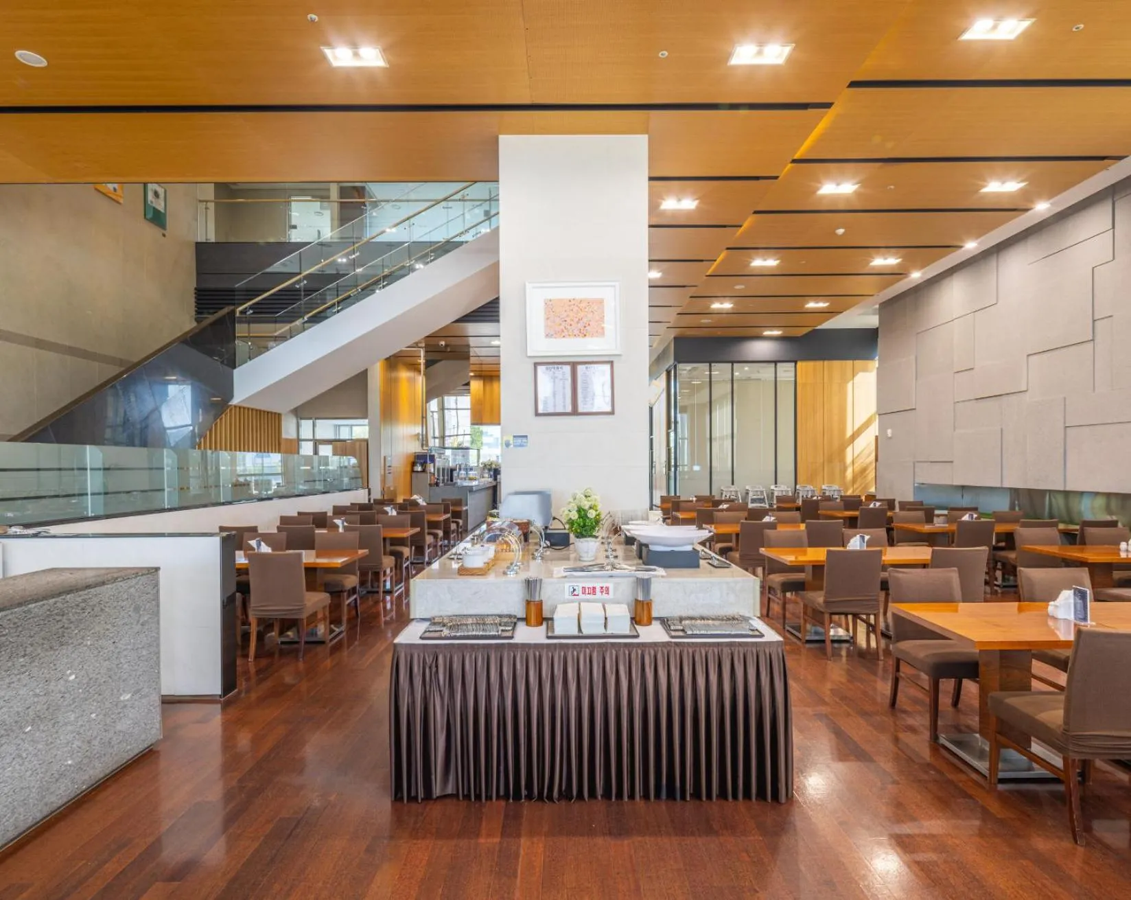 Restaurant/places to eat in Best Western Hotel Gunsan