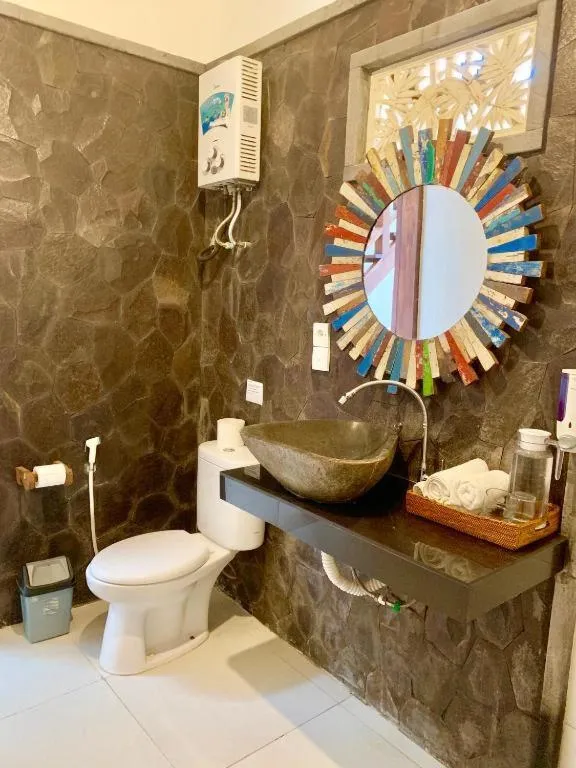 Toilet in The Palms Ceningan Hotel