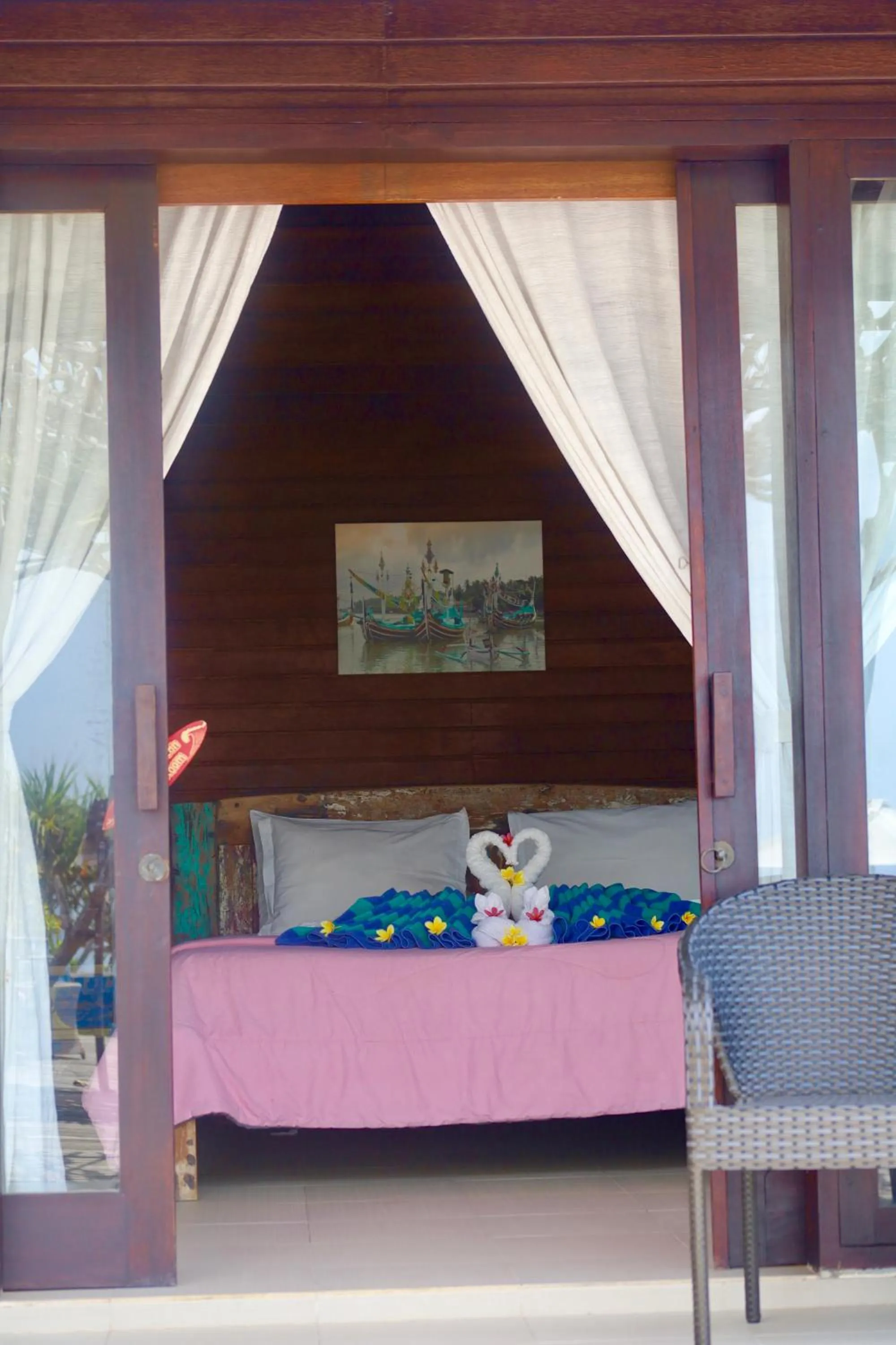 Photo of the whole room, Bed in The Palms Ceningan Hotel