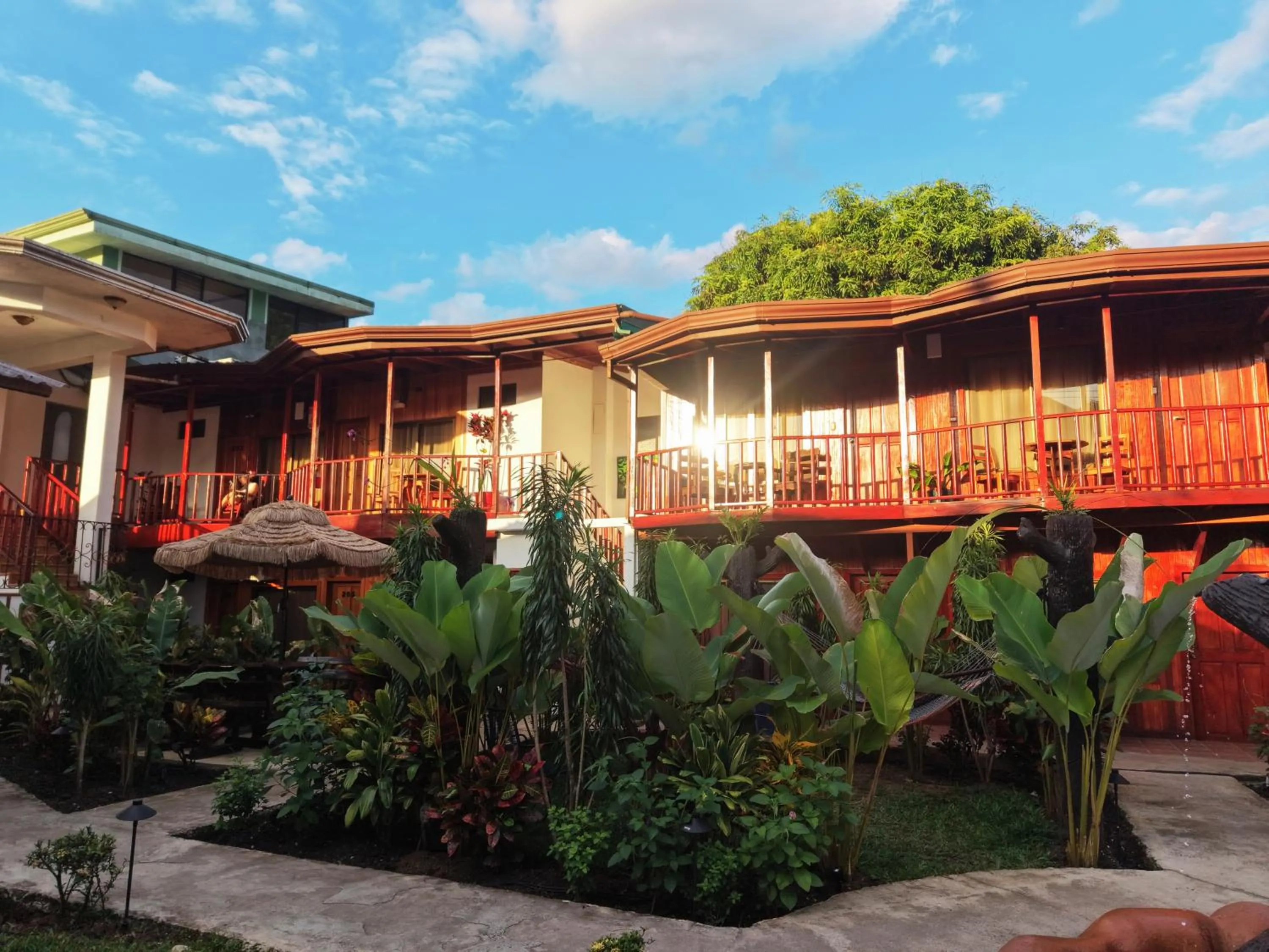 Property building in Poshtel Arenal