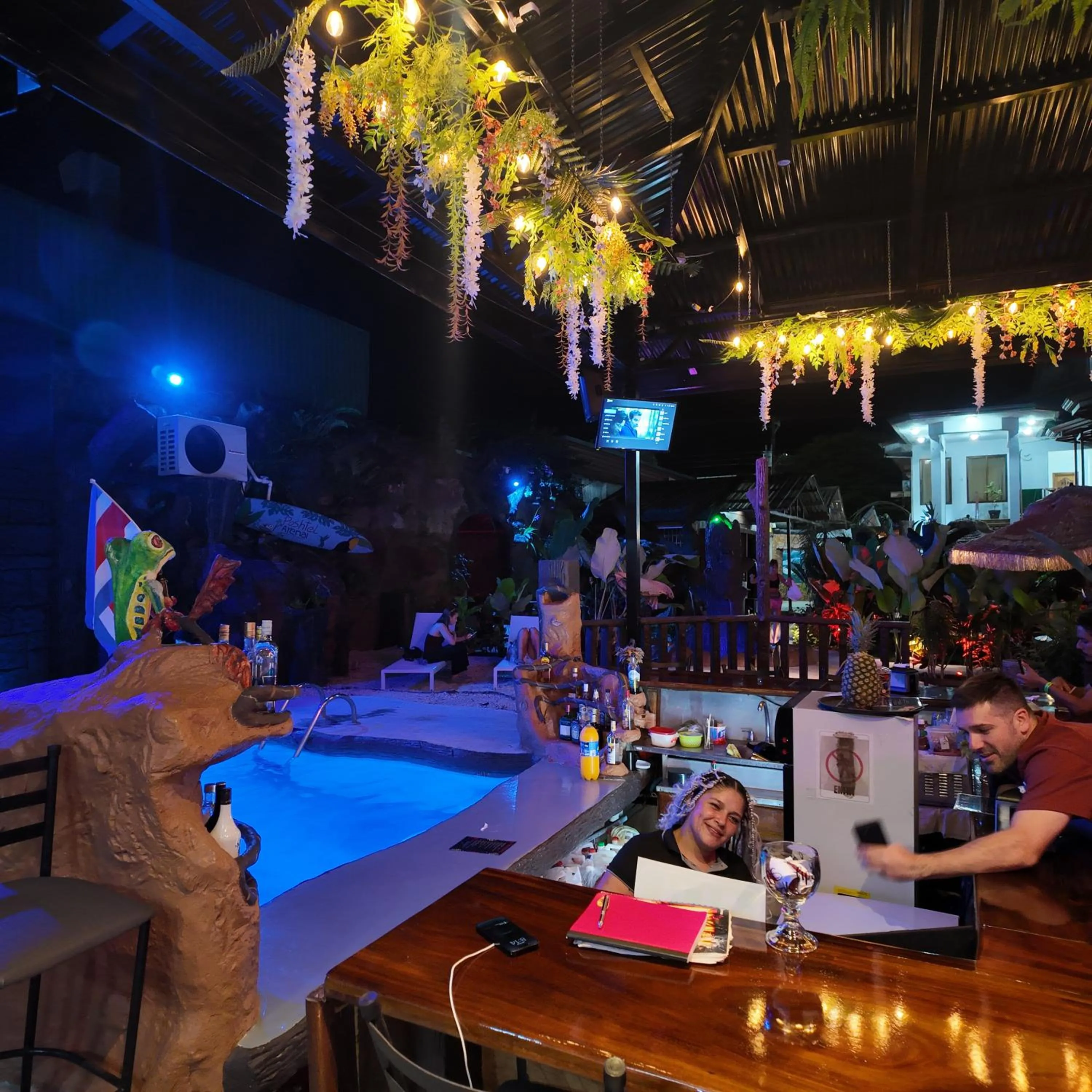 People in Poshtel Arenal