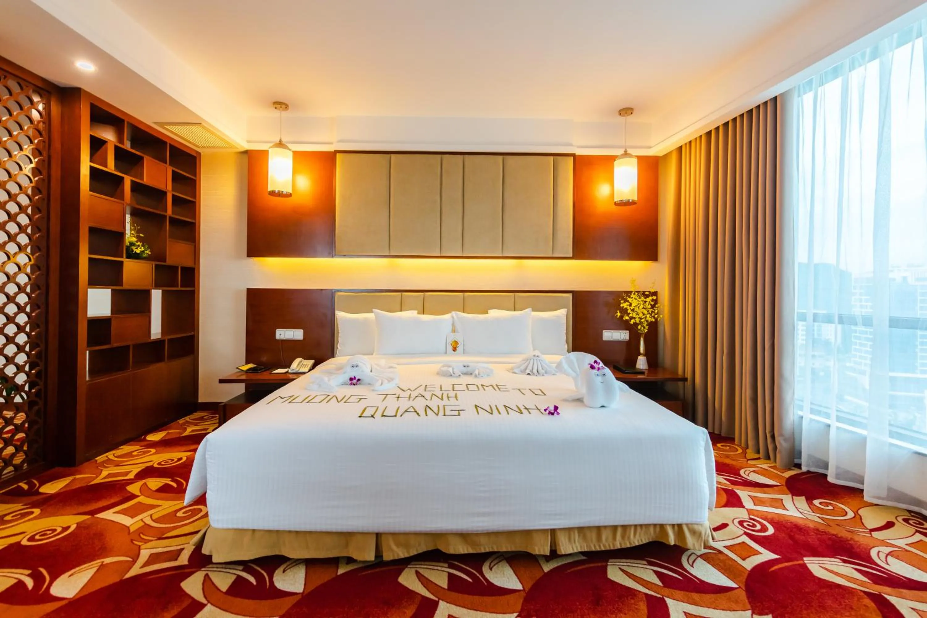 Bed in Muong Thanh Luxury Quang Ninh Hotel