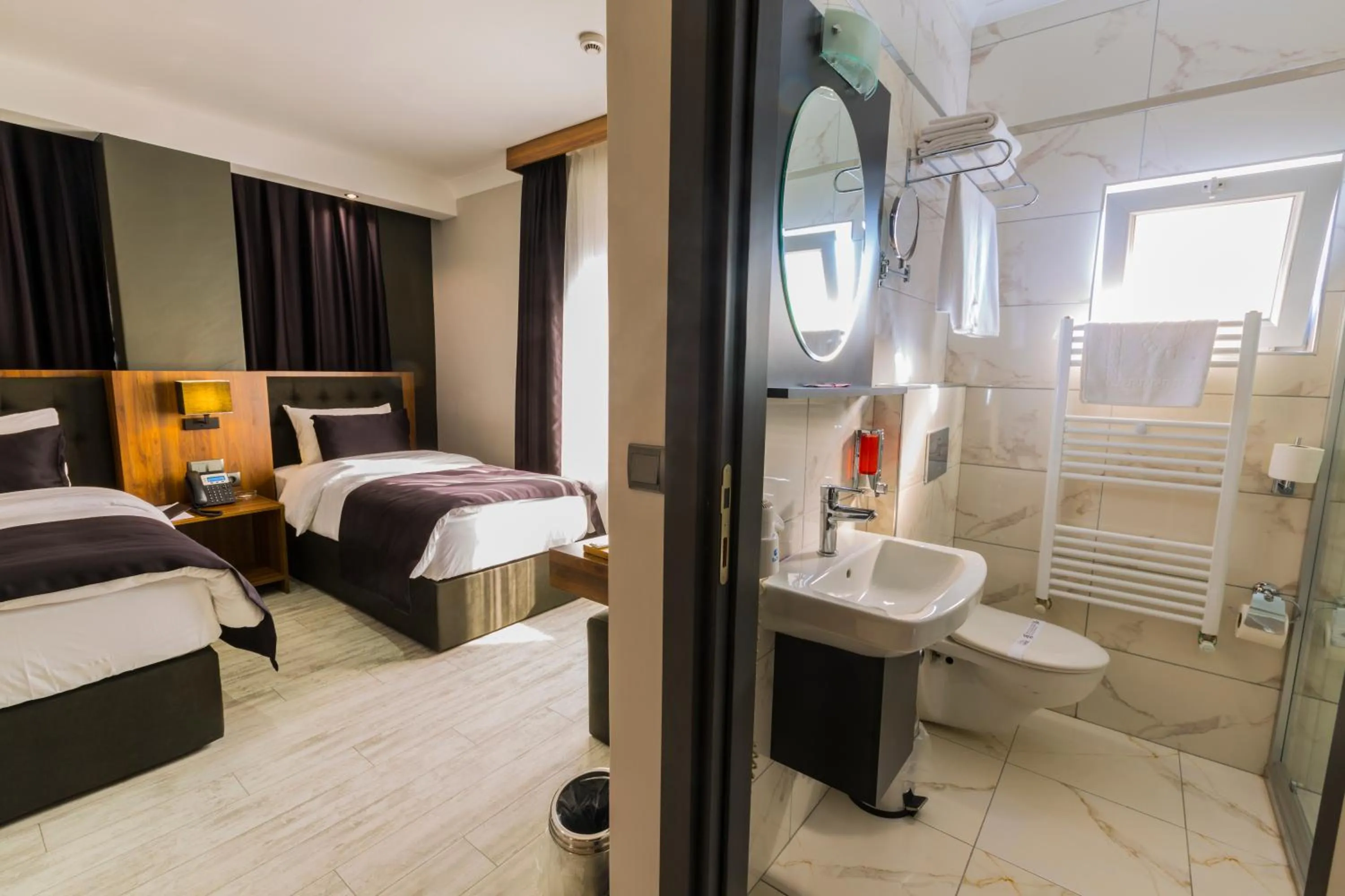 Photo of the whole room, Bed in Azra Residence Otel