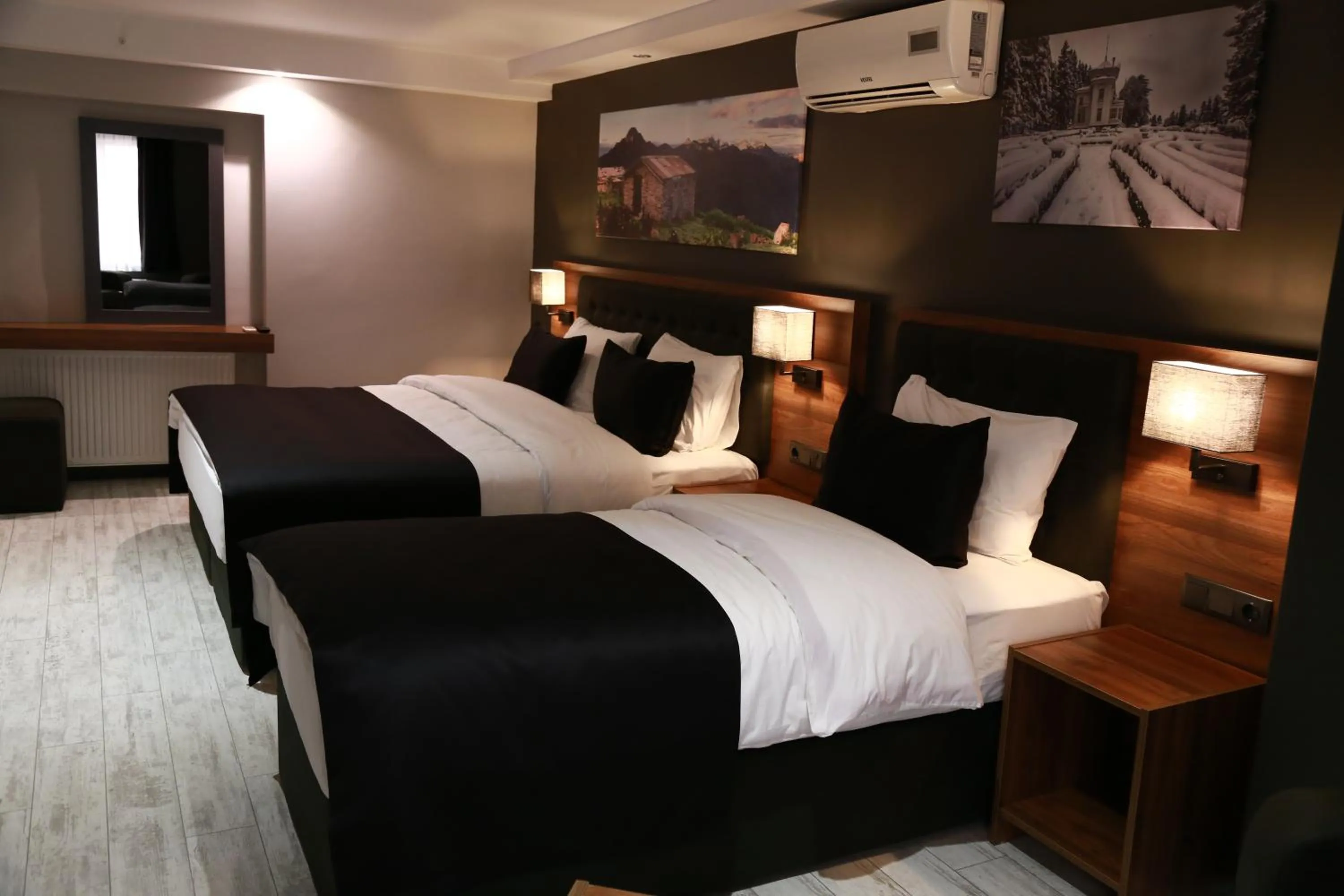 Photo of the whole room, Bed in Azra Residence Otel