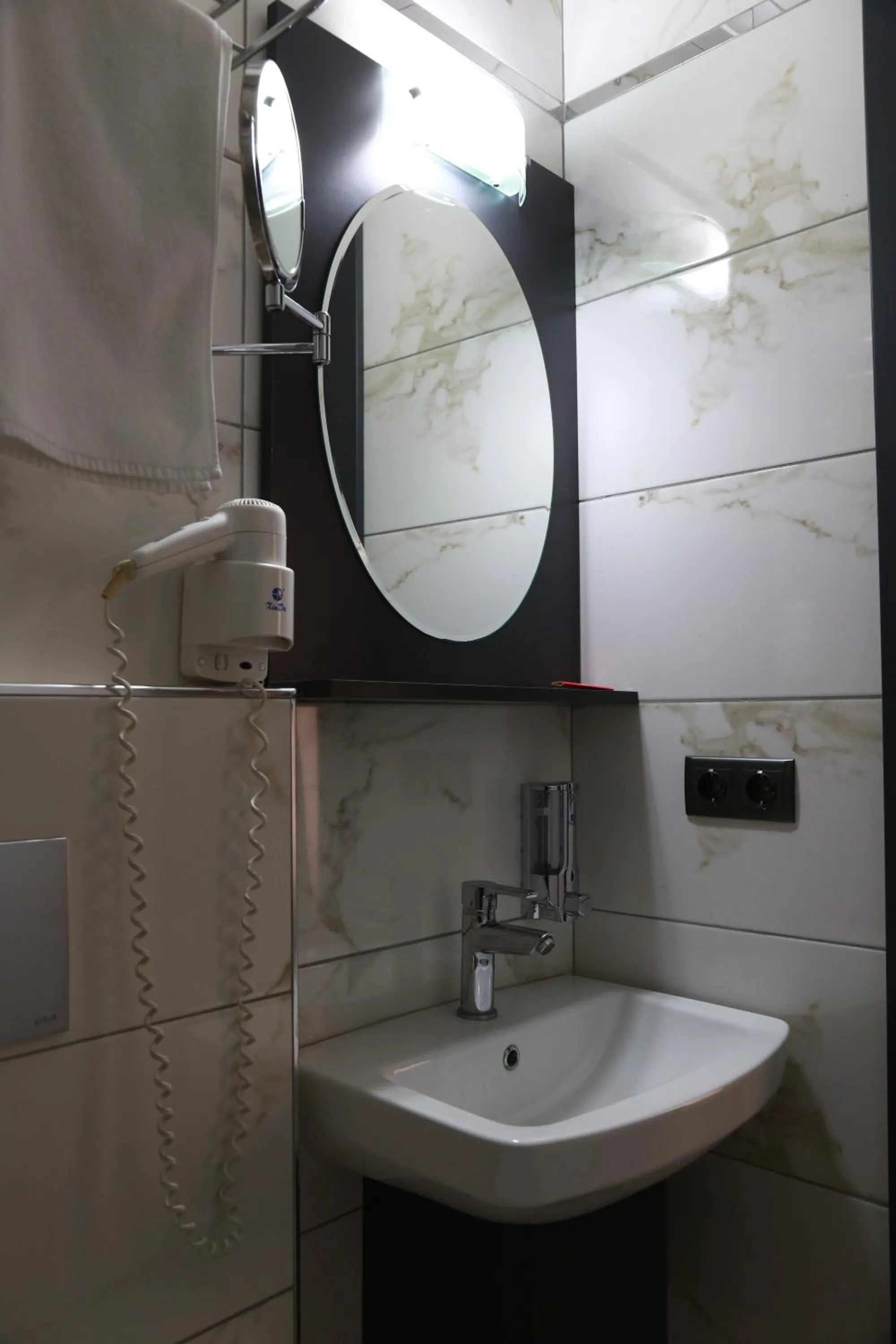Bathroom in Azra Residence Otel