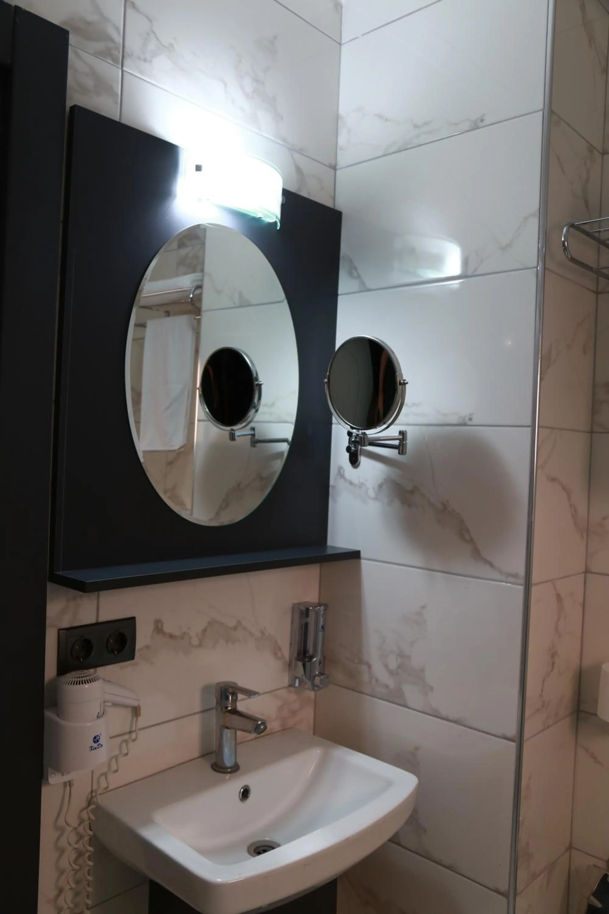 Bathroom in Azra Residence Otel