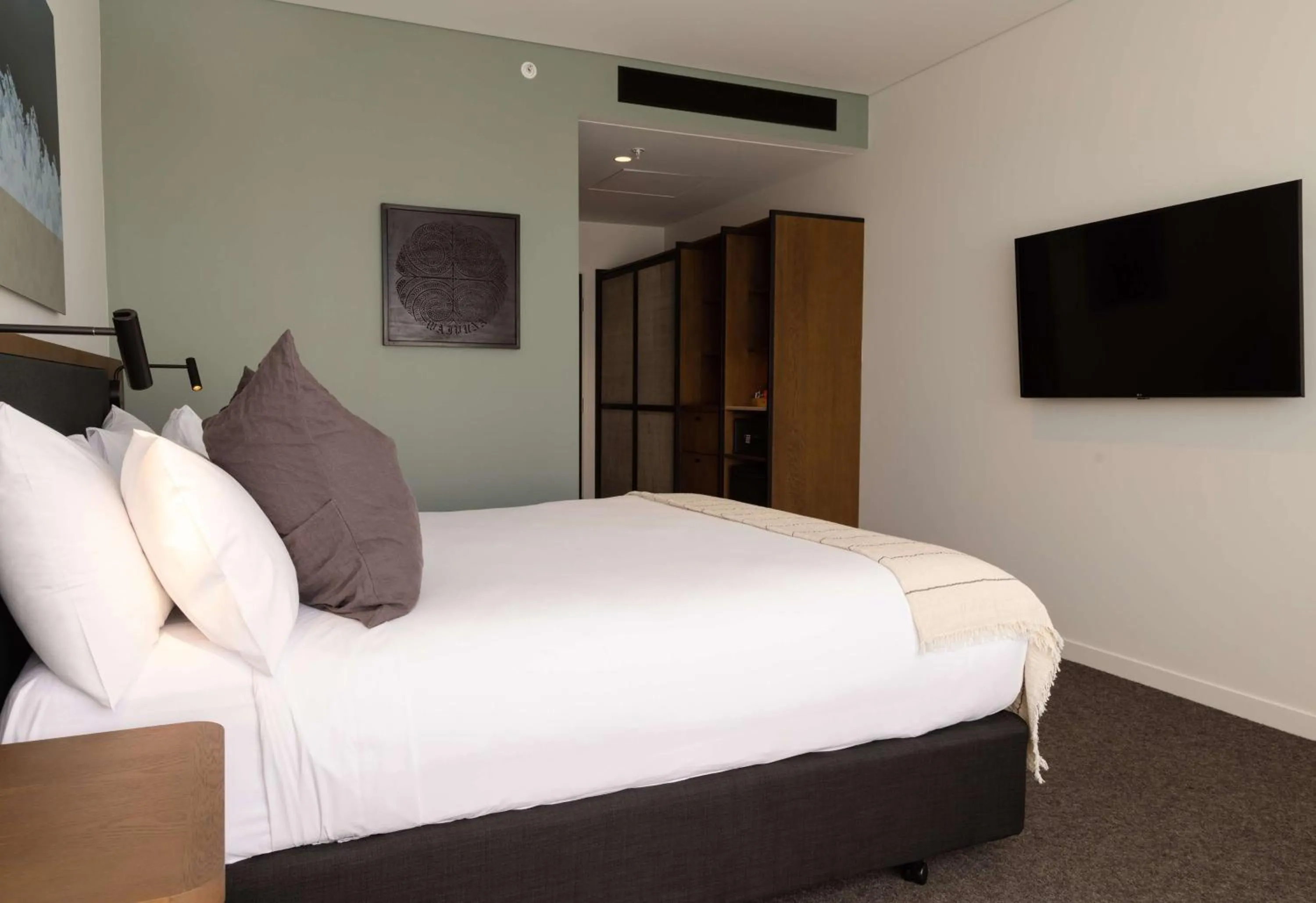 Bedroom, Bed in Sudima Queenstown Five Mile