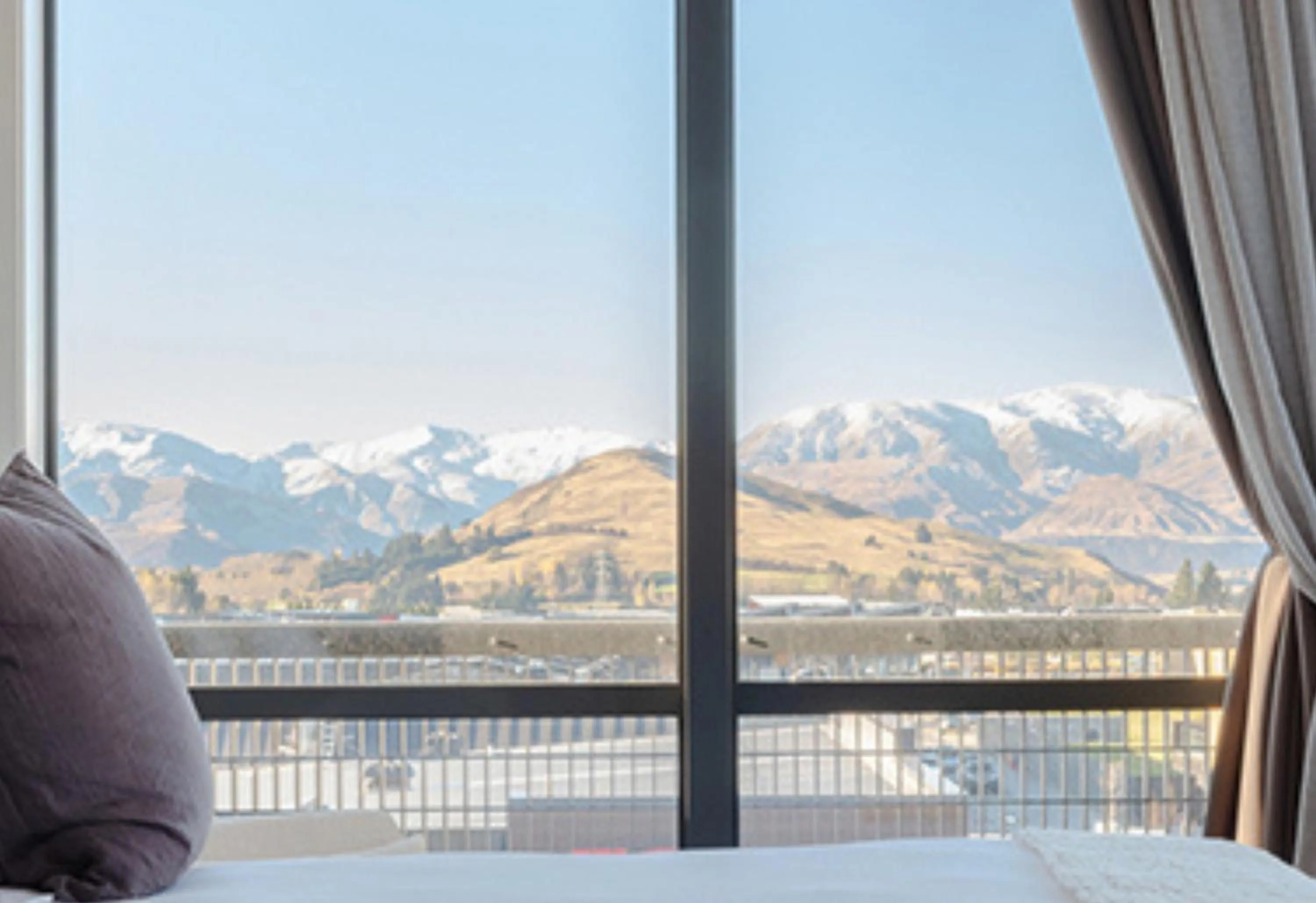 View (from property/room), Bed in Sudima Queenstown Five Mile
