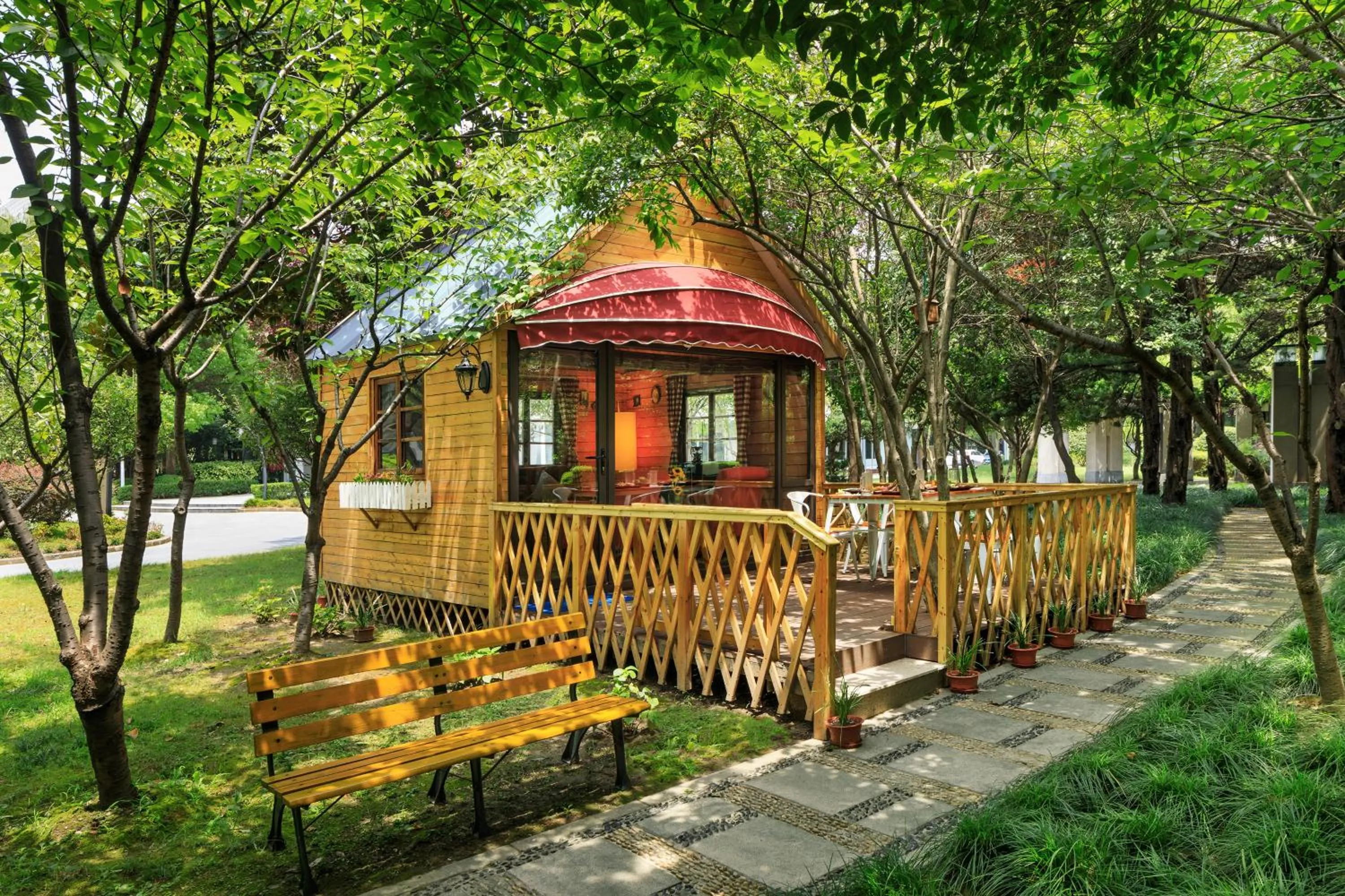 Garden in Grand Millennium Shanghai HongQiao