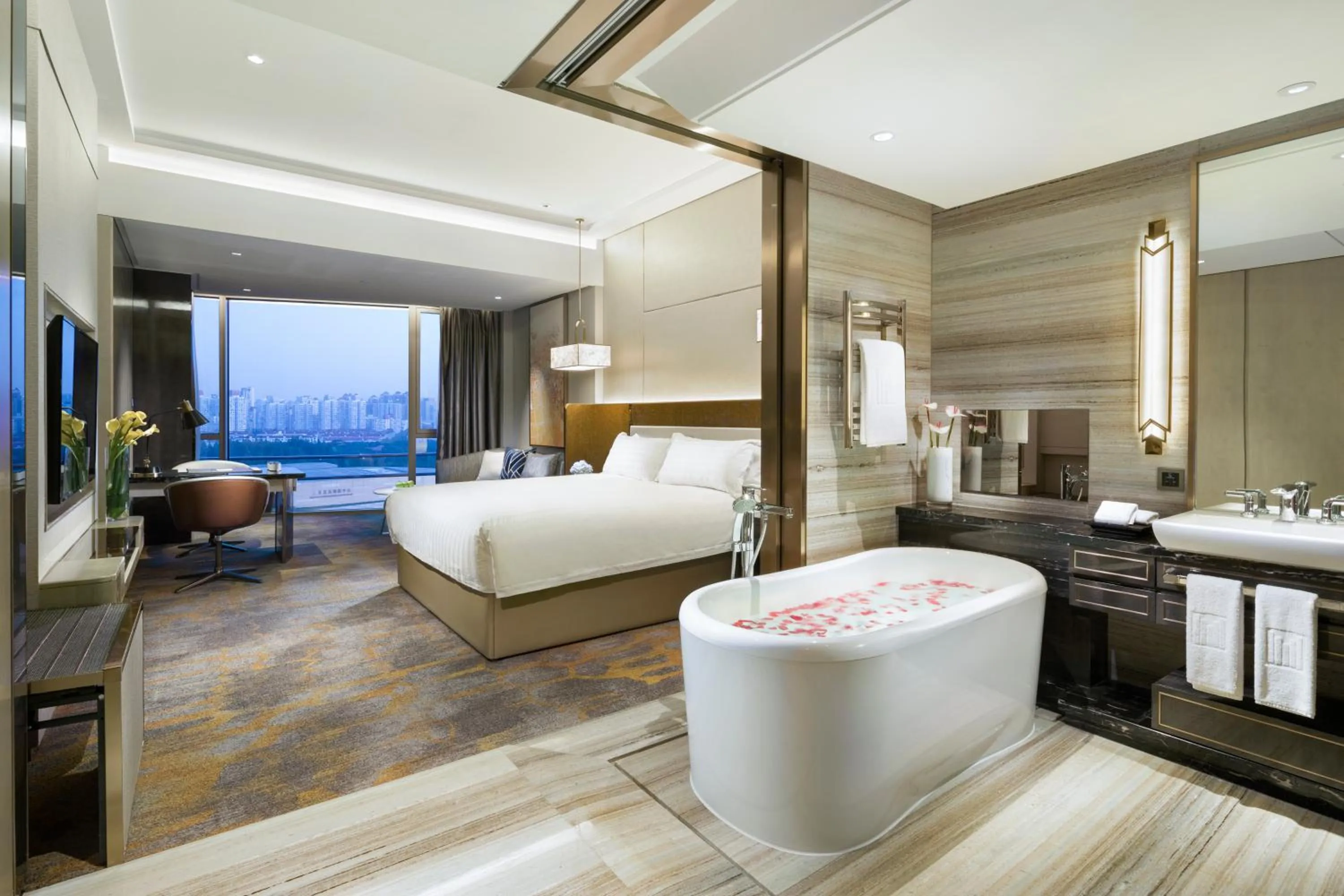 Bathroom, Bed in Grand Millennium Shanghai HongQiao