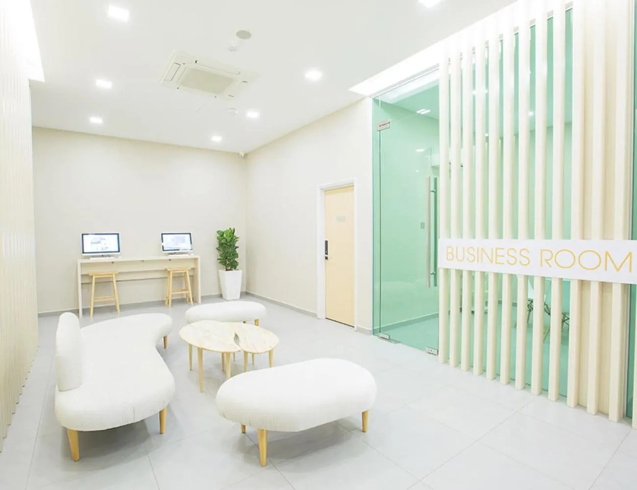 Business facilities in Minimalist Hotel