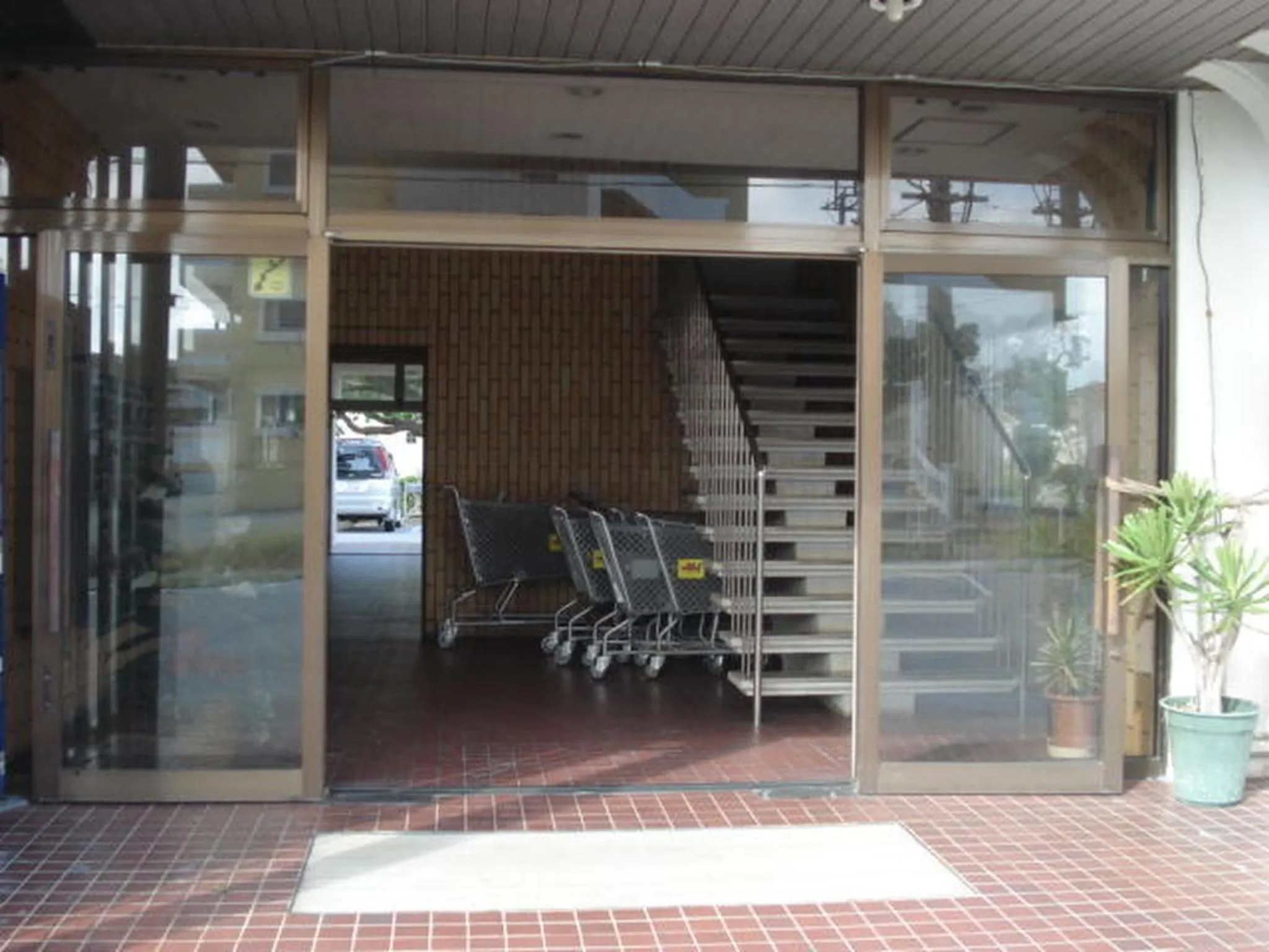 Facade/entrance in Eagle Lodge
