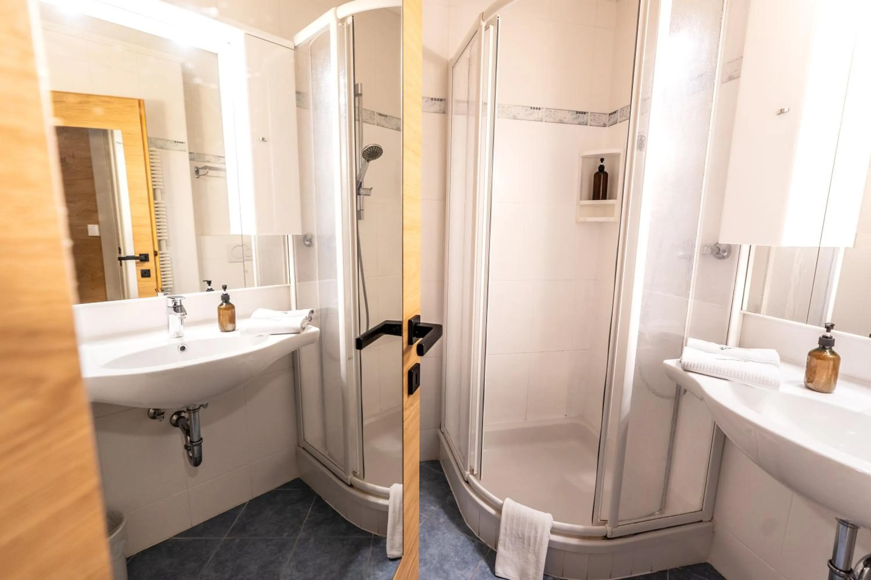 Bathroom in Hotel-Garni Schernthaner