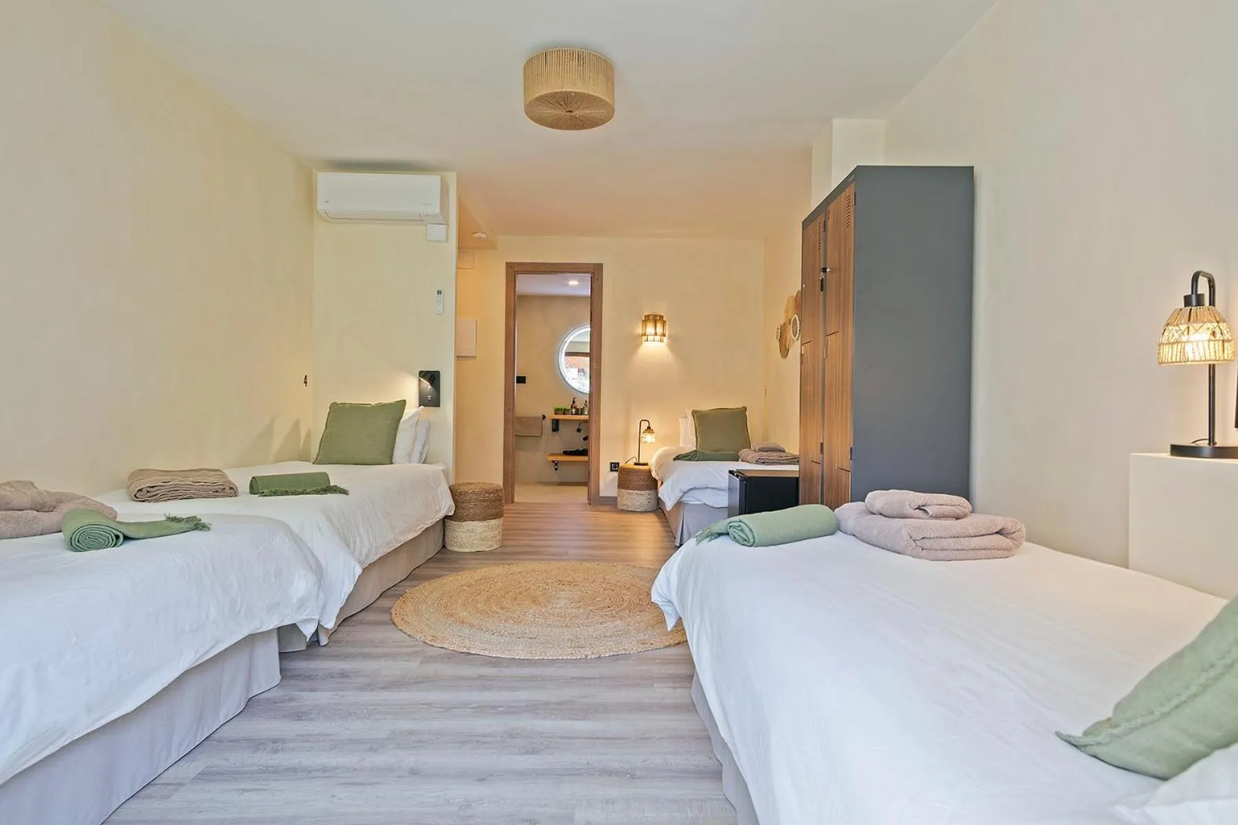 Bed in Olivia Barcelona