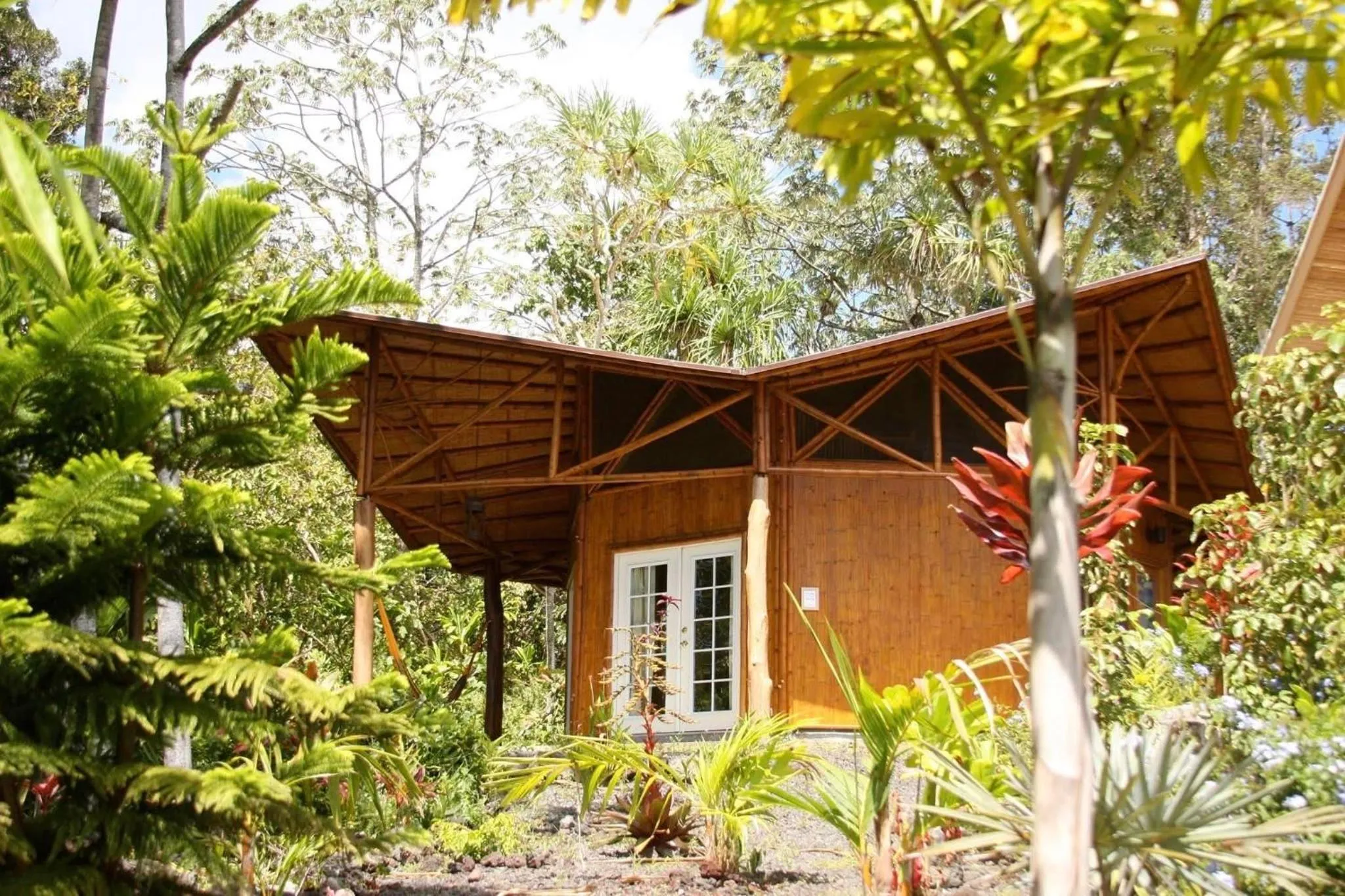 Garden view in Kalani Oceanside Retreat