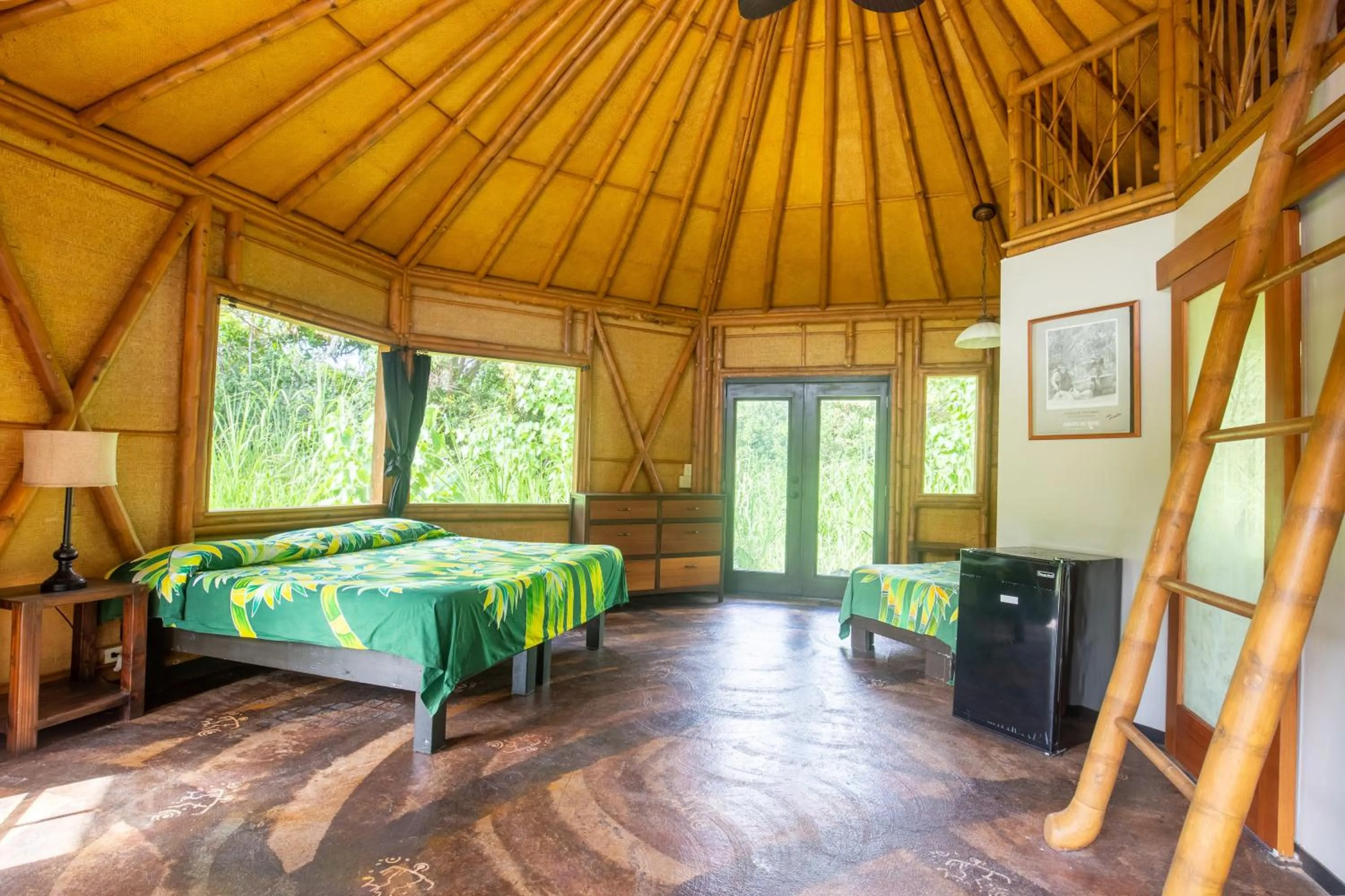 Photo of the whole room, Bed in Kalani Oceanside Retreat