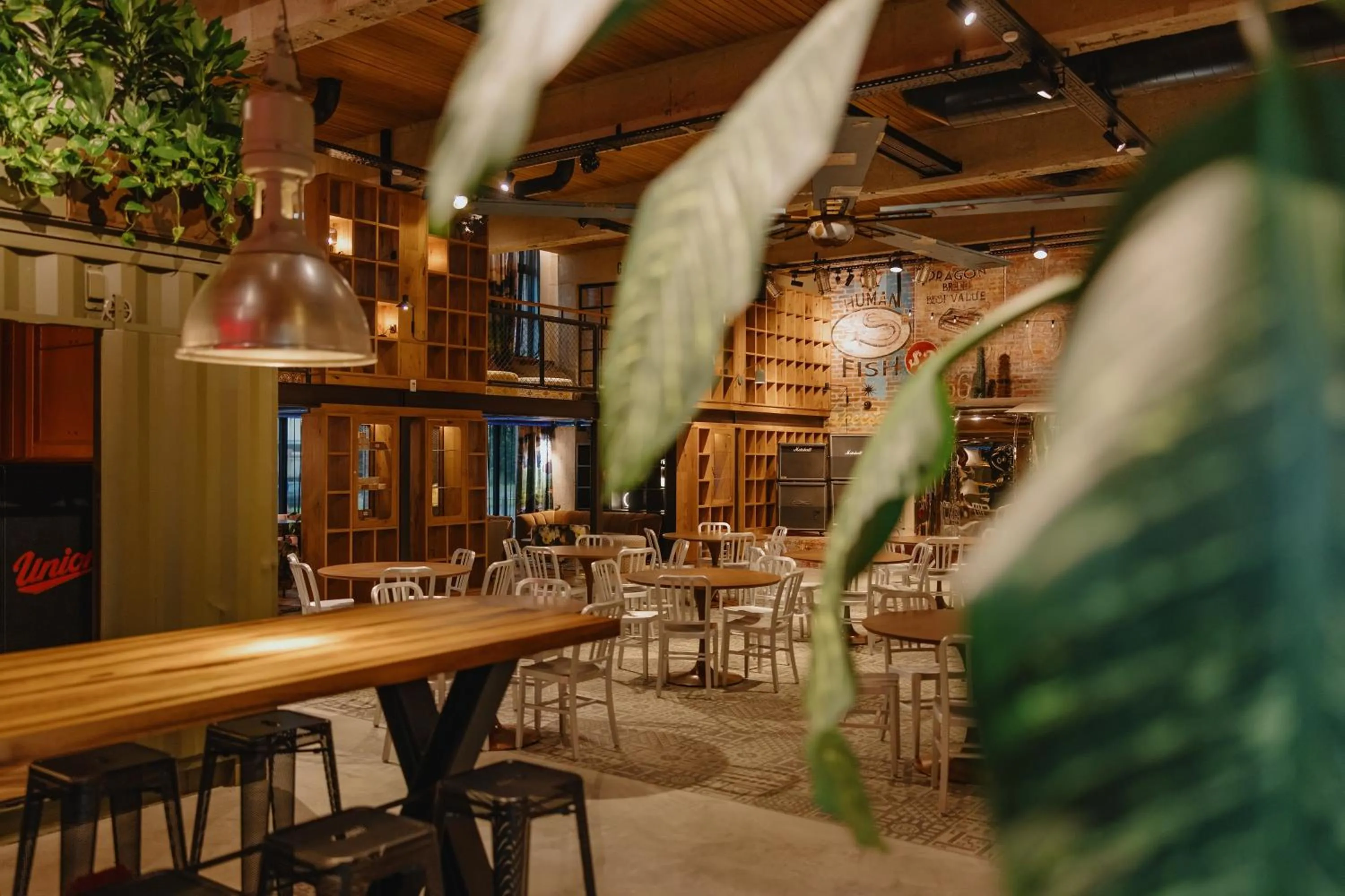 Restaurant/places to eat in ONE66 Hotel