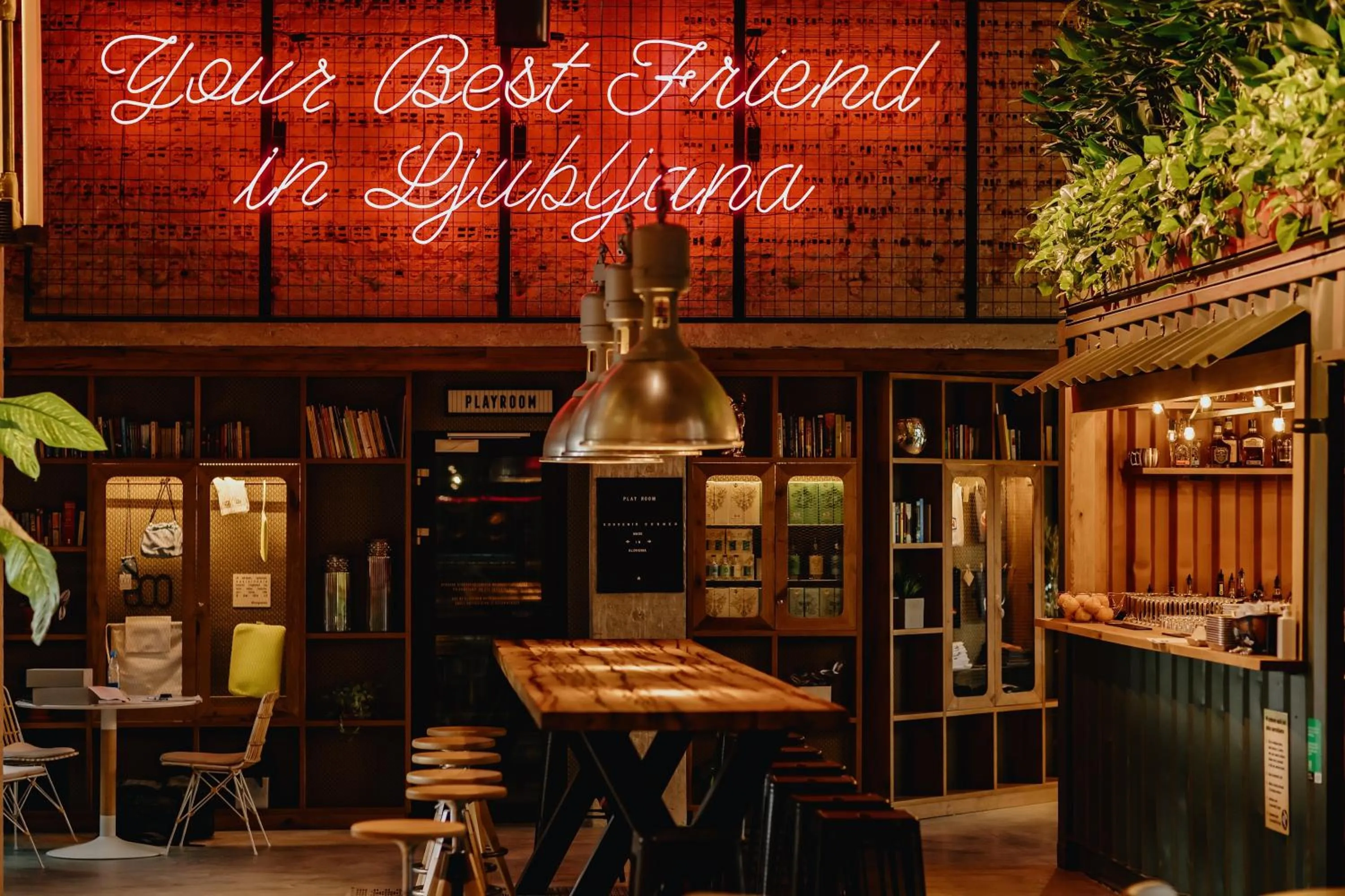 Restaurant/places to eat in ONE66 Hotel