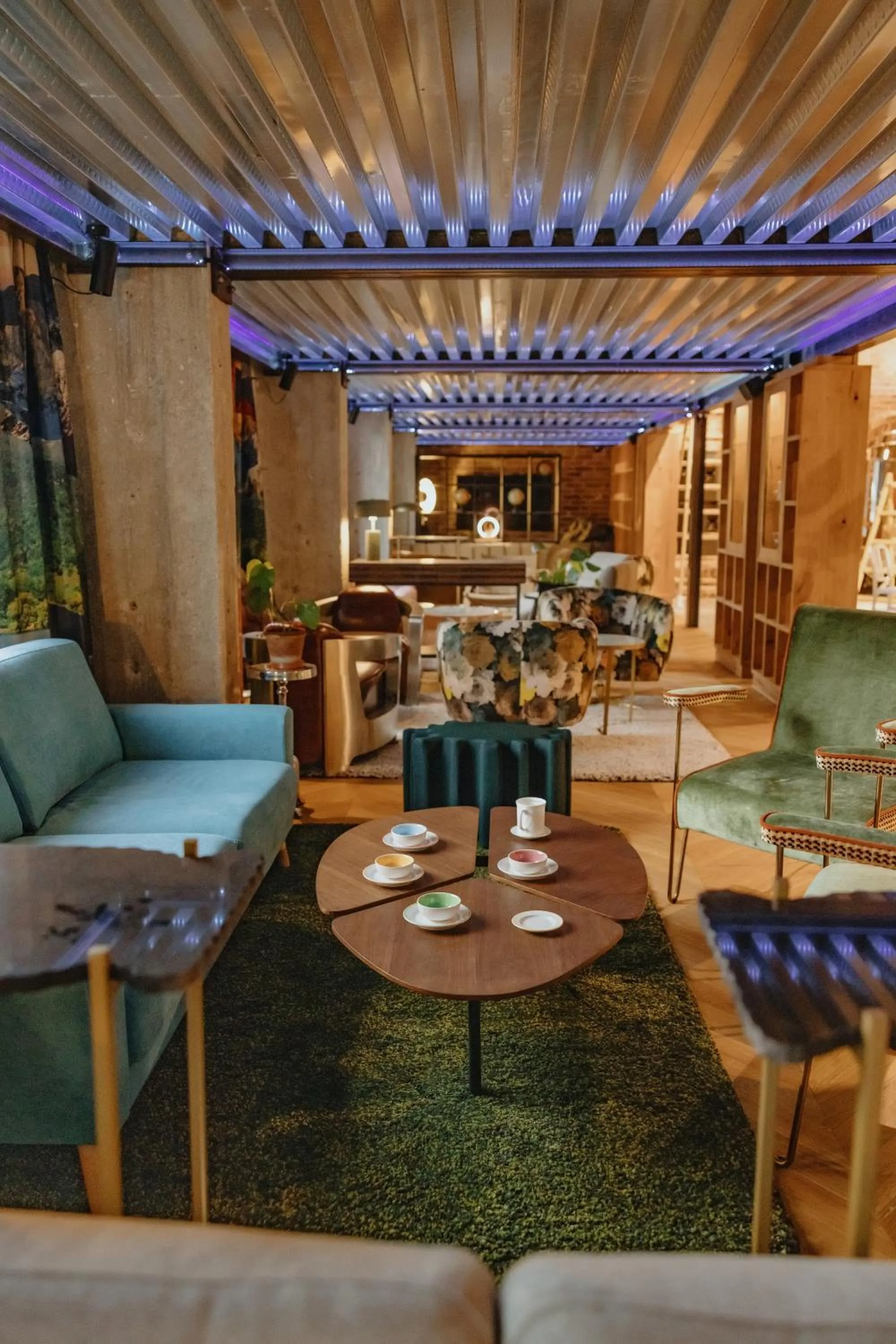 Lounge or bar in ONE66 Hotel