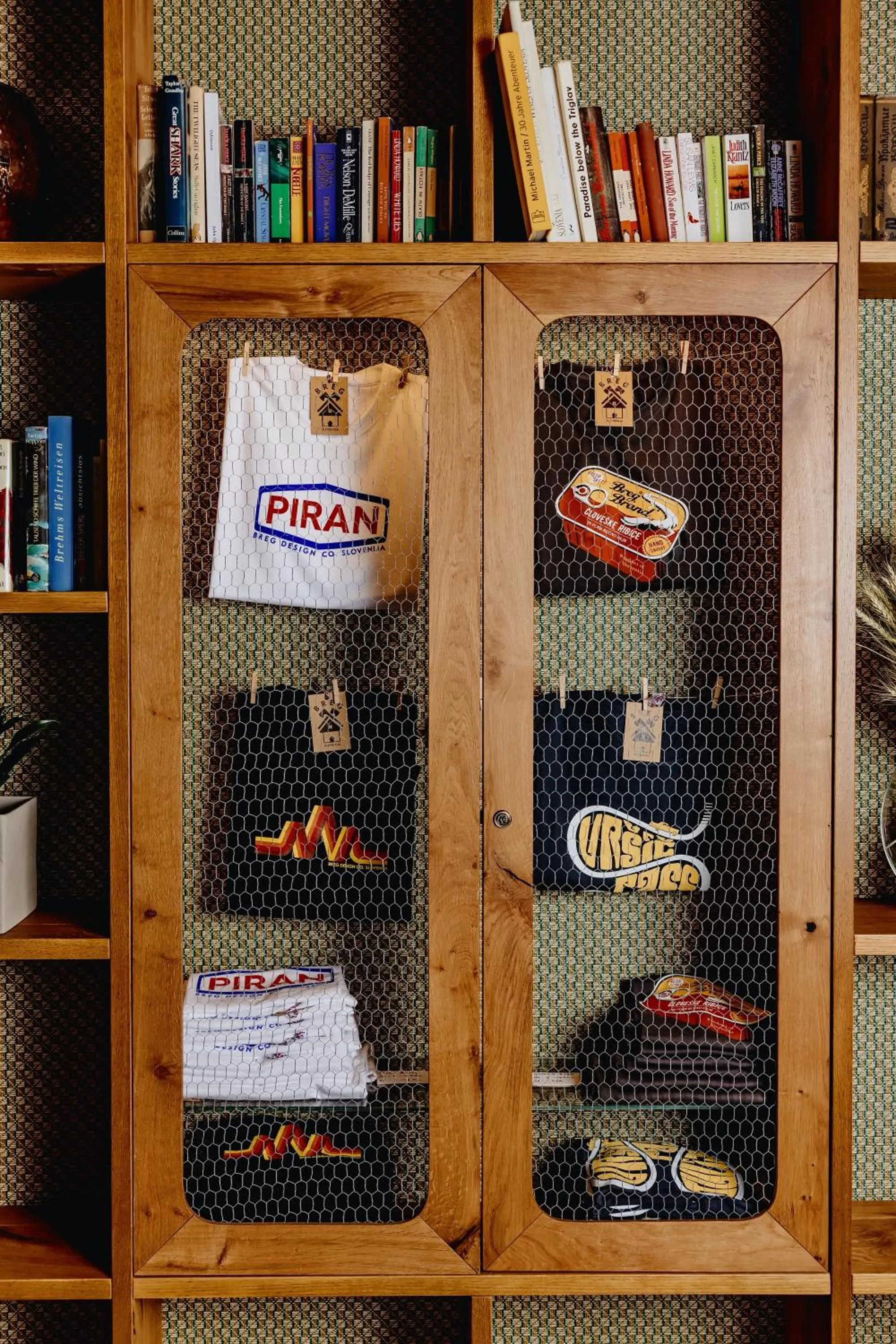 On-site shops in ONE66 Hotel