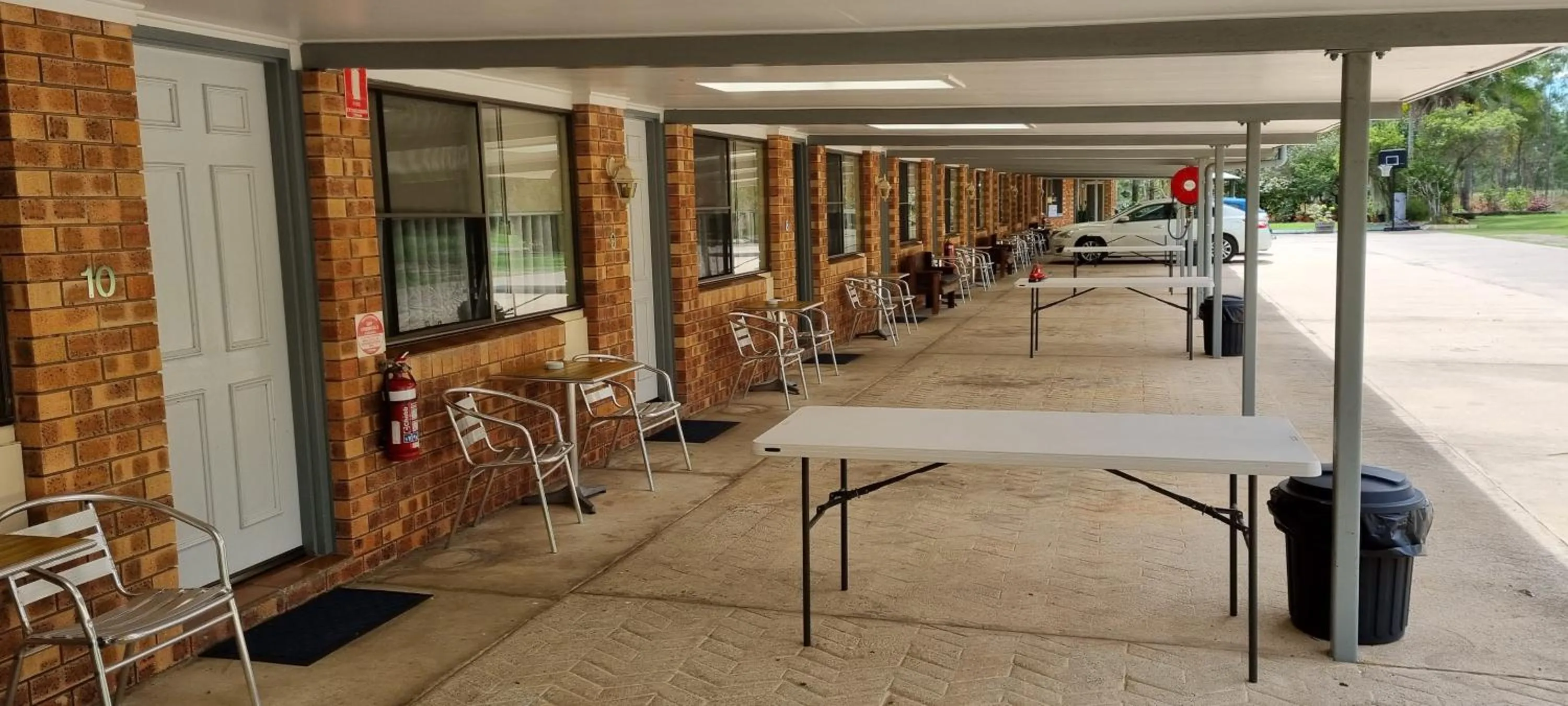 Property building in Benaraby Hilltop MotorInn