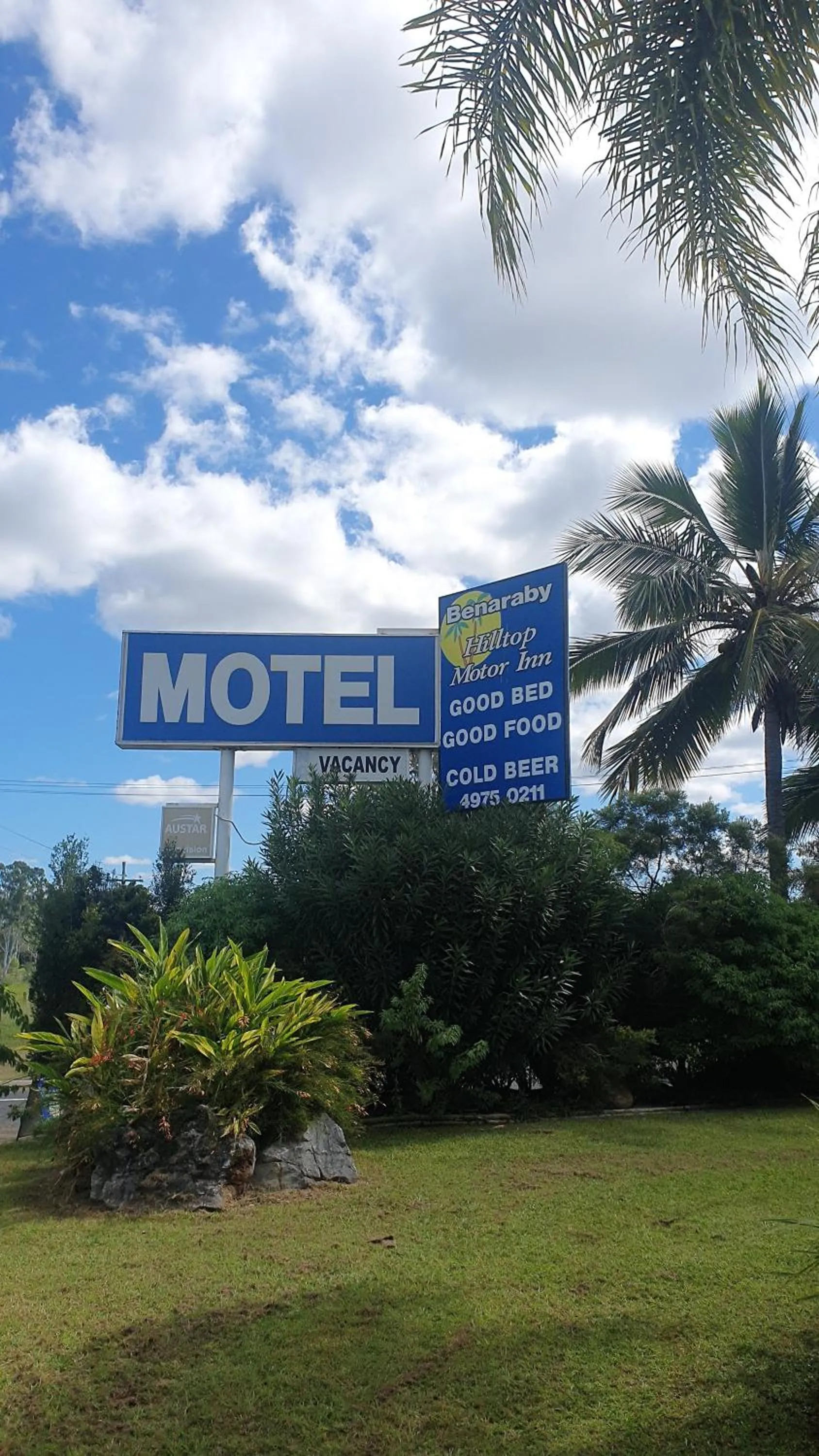 Property logo or sign in Benaraby Hilltop MotorInn