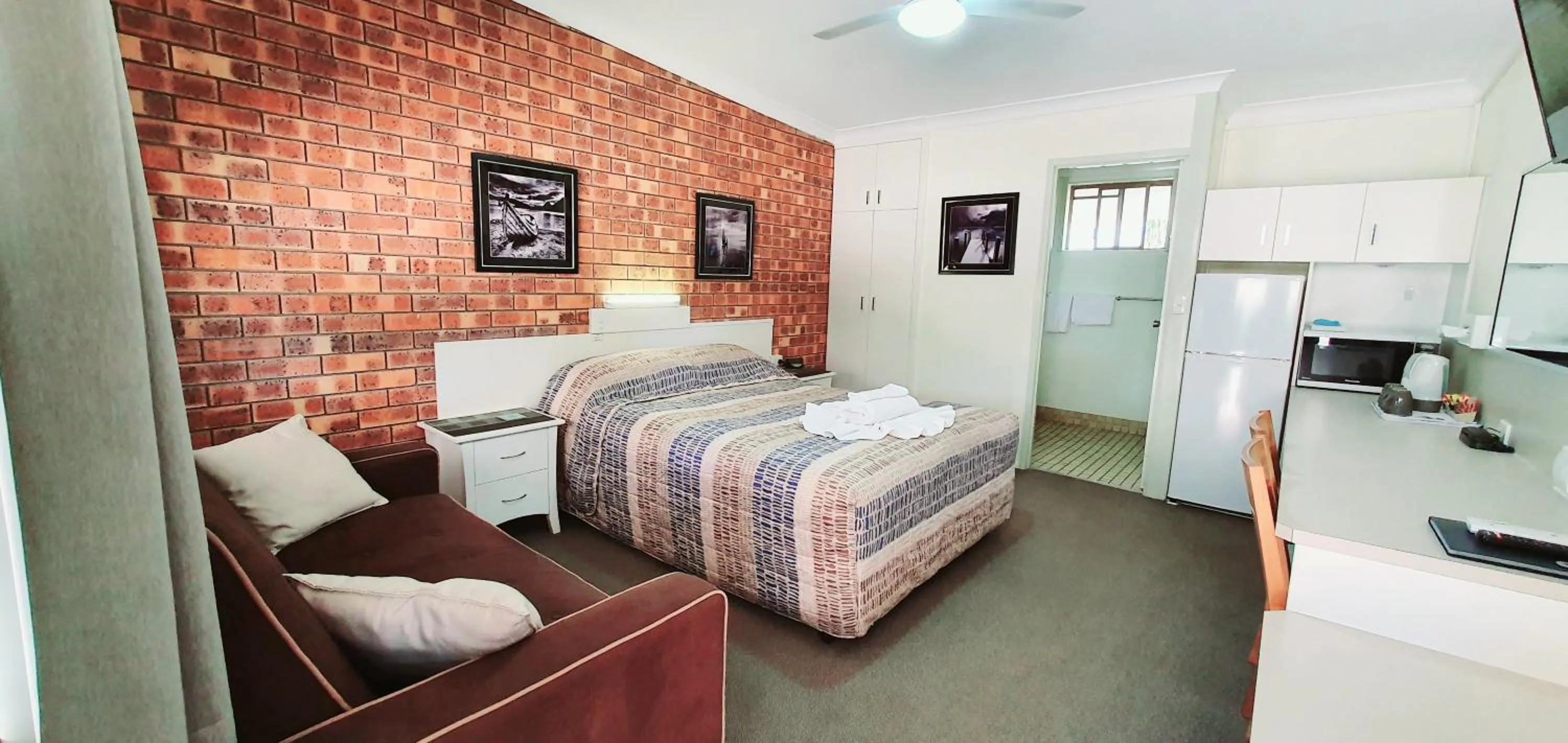 Photo of the whole room in Benaraby Hilltop MotorInn