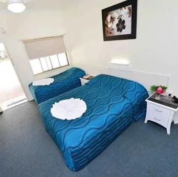Bed in Benaraby Hilltop MotorInn