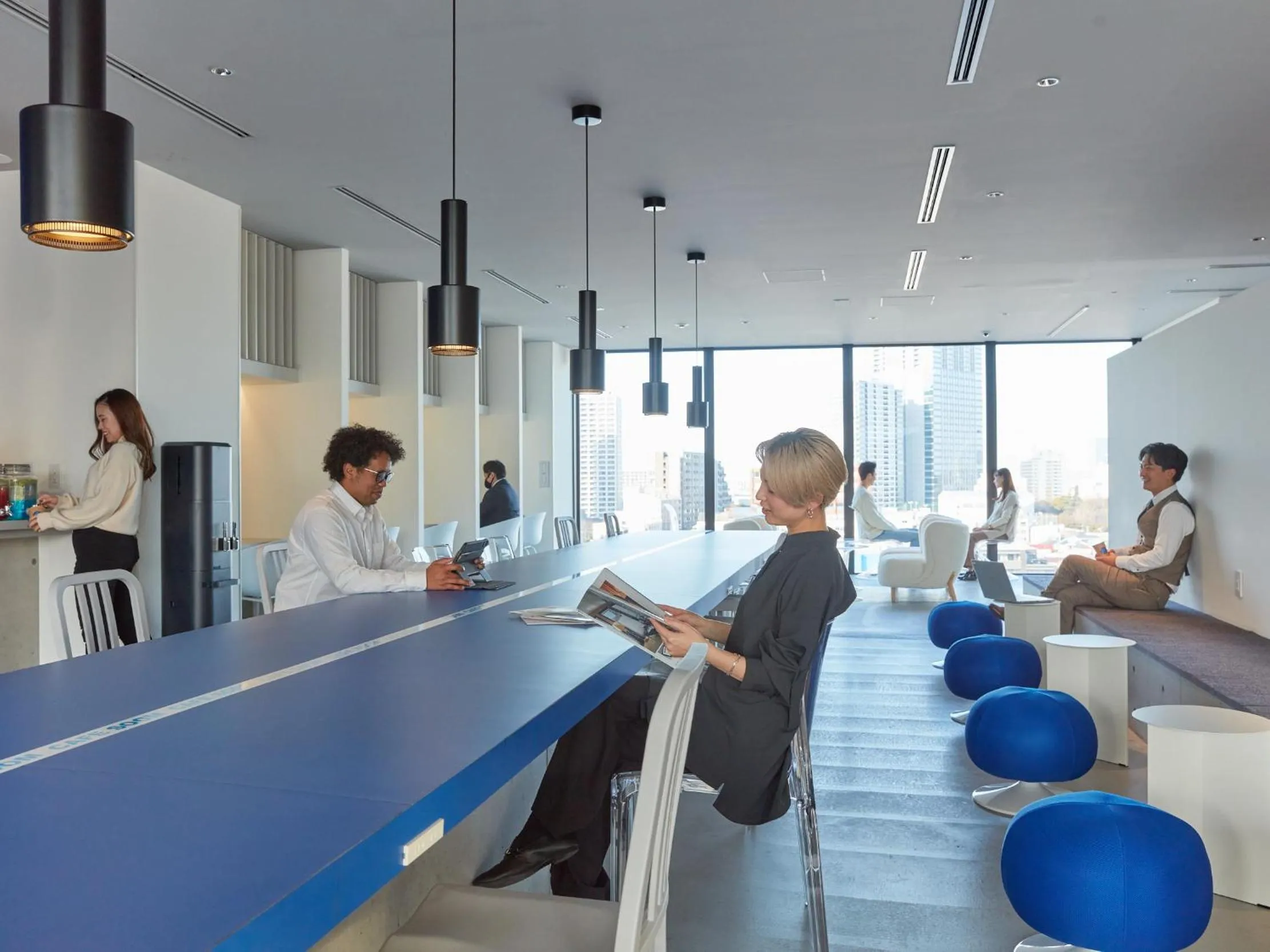 Communal lounge/ TV room in Rembrandt Cabin Shinjuku Shin-Okubo