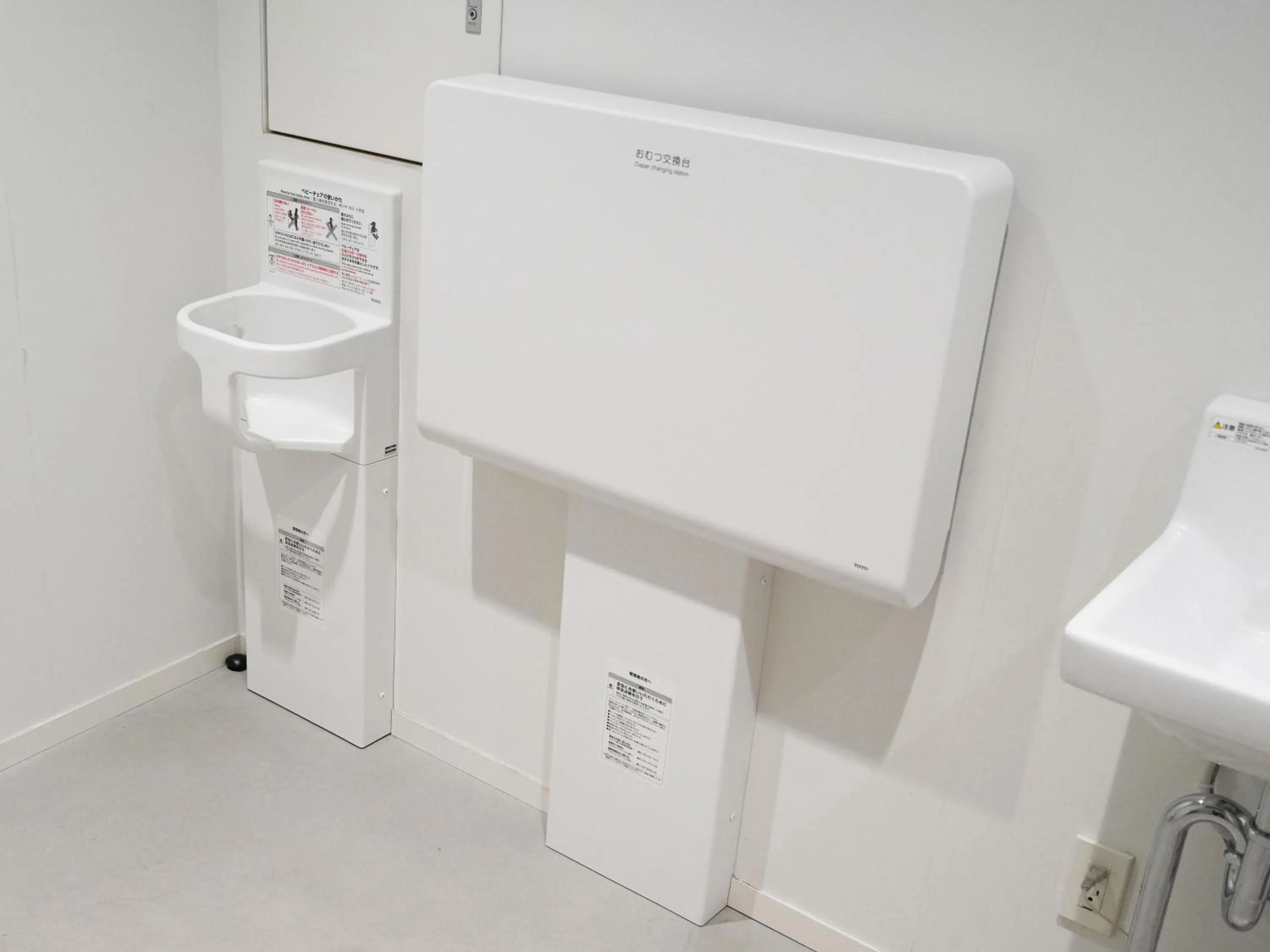 Facility for disabled guests in Rembrandt Cabin Shinjuku Shin-Okubo