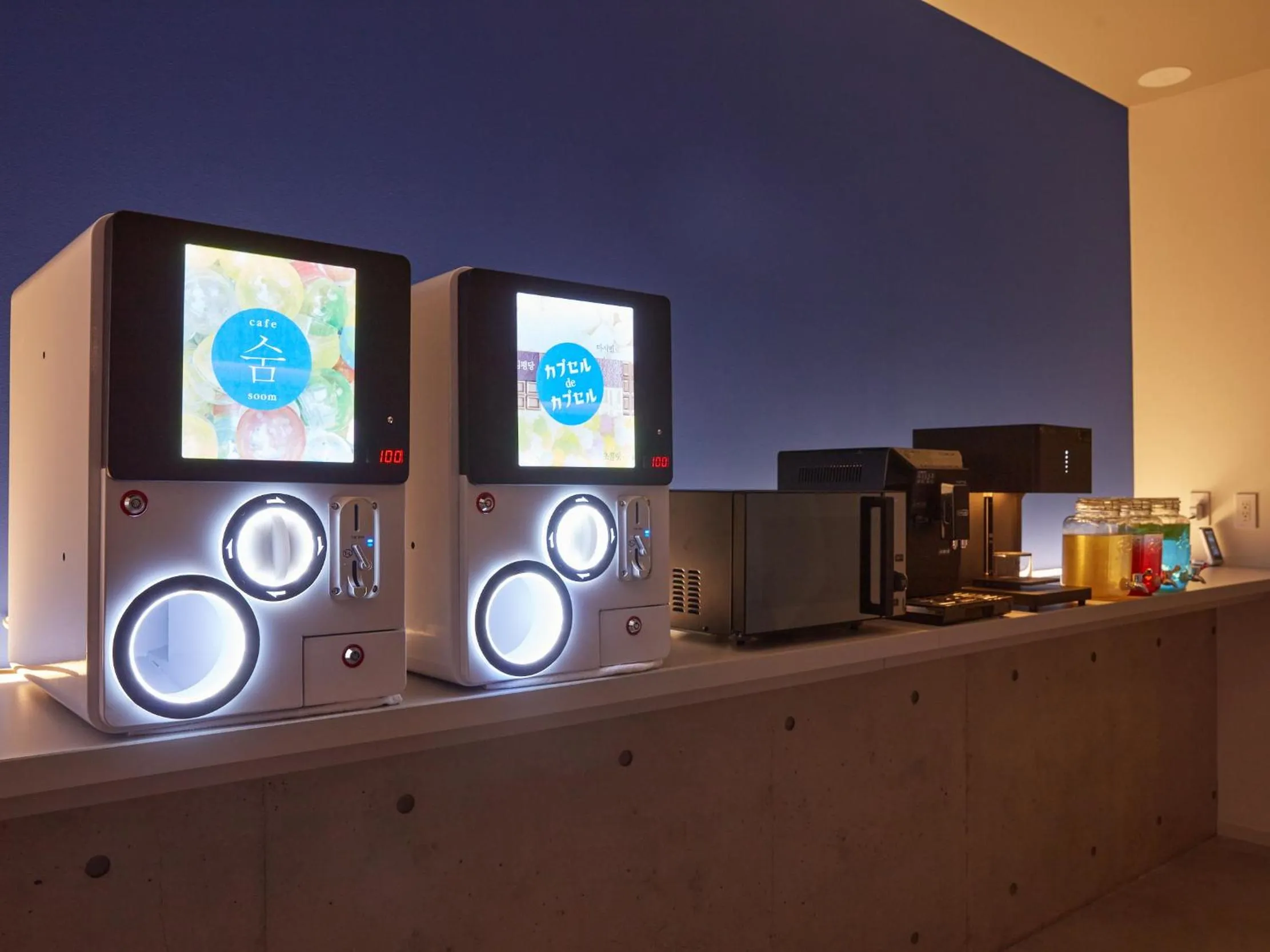 Lounge or bar in Rembrandt Cabin Shinjuku Shin-Okubo