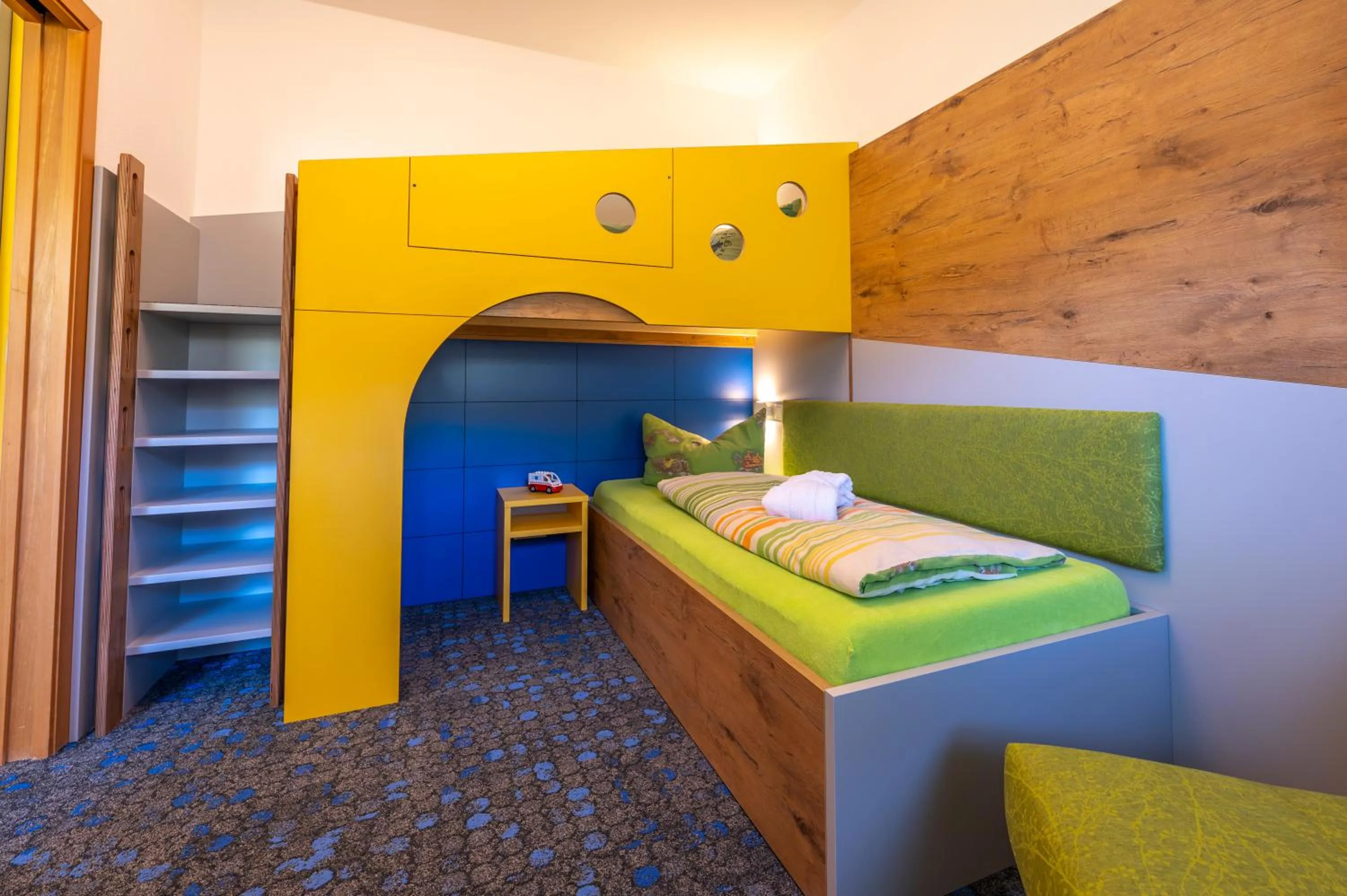 children, Bed in Familotel Mein Krug
