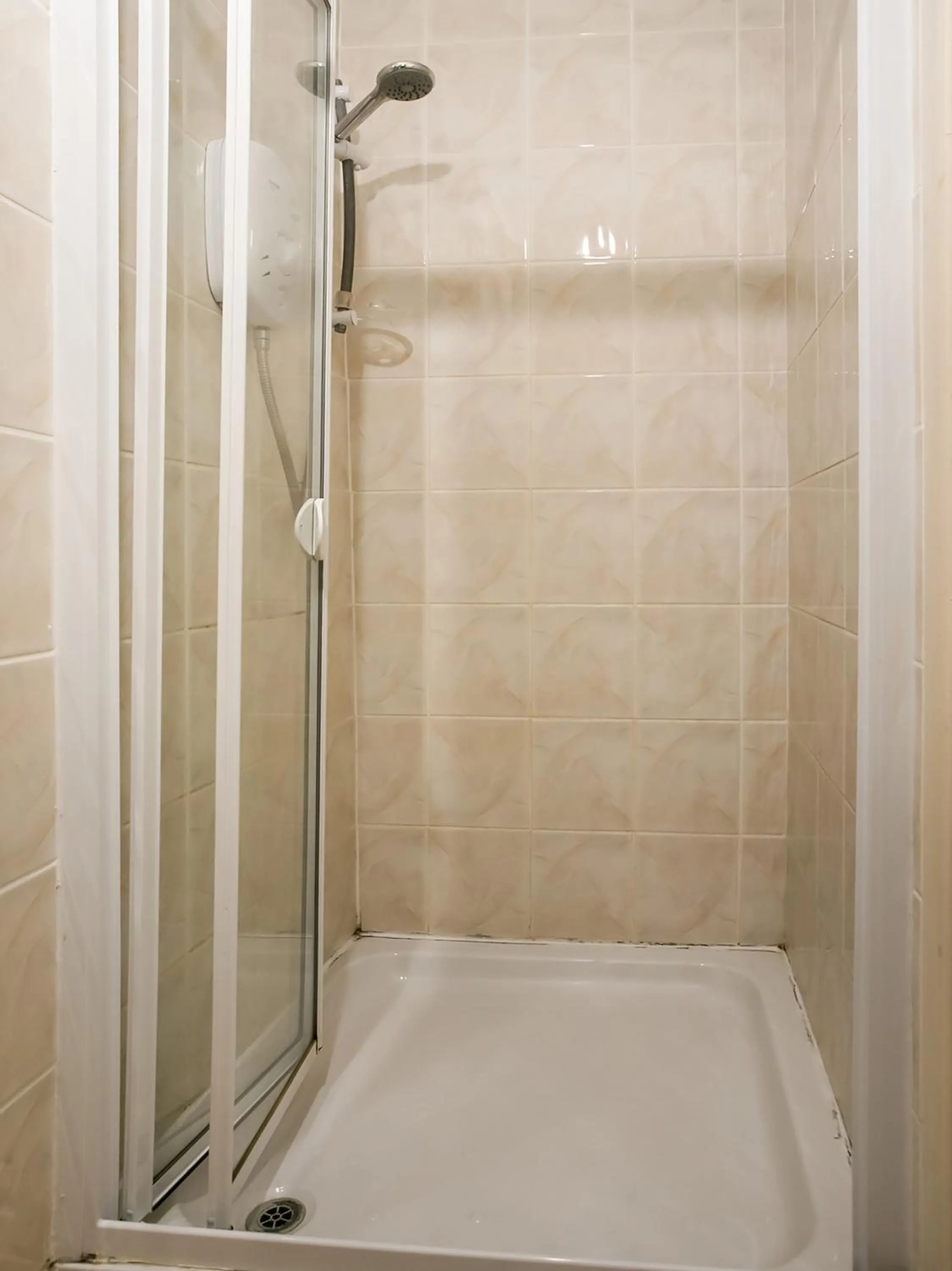 Bathroom in OYO Gin House Hotel